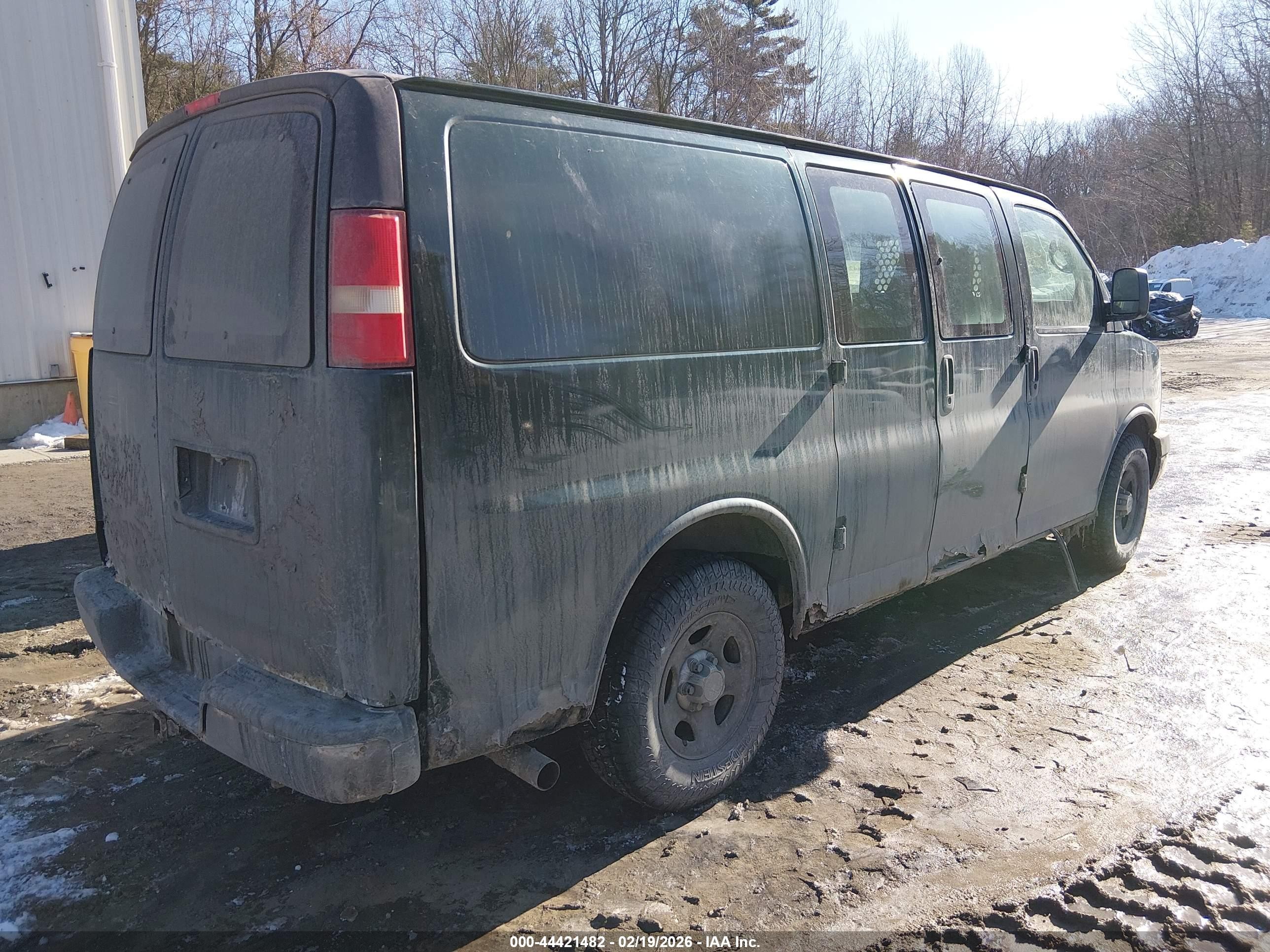 2008 Chevrolet Express Work Van Green vin: 1GCFH154681228224