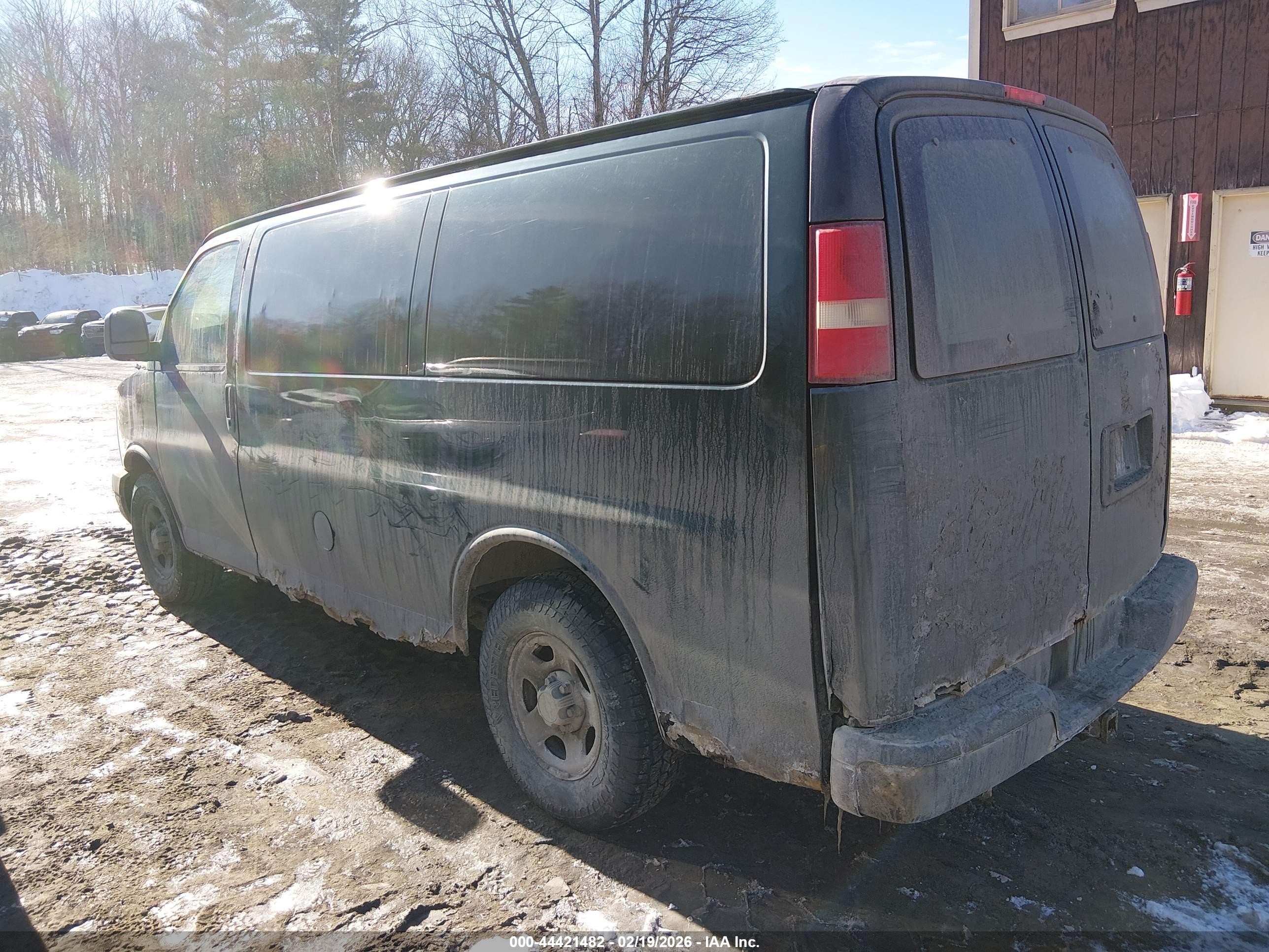 2008 Chevrolet Express Work Van Green vin: 1GCFH154681228224