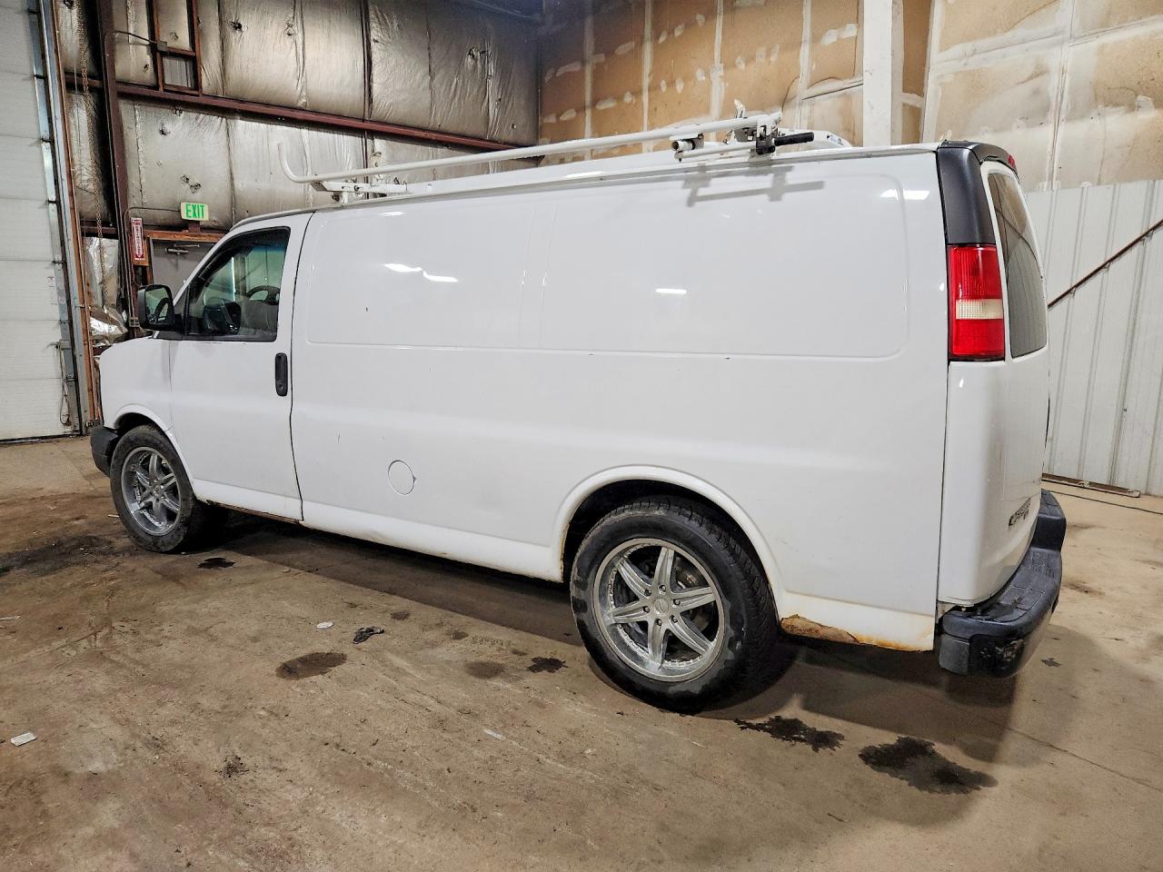2007 Chevrolet Express G1500 White vin: 1GCFH15T471238238