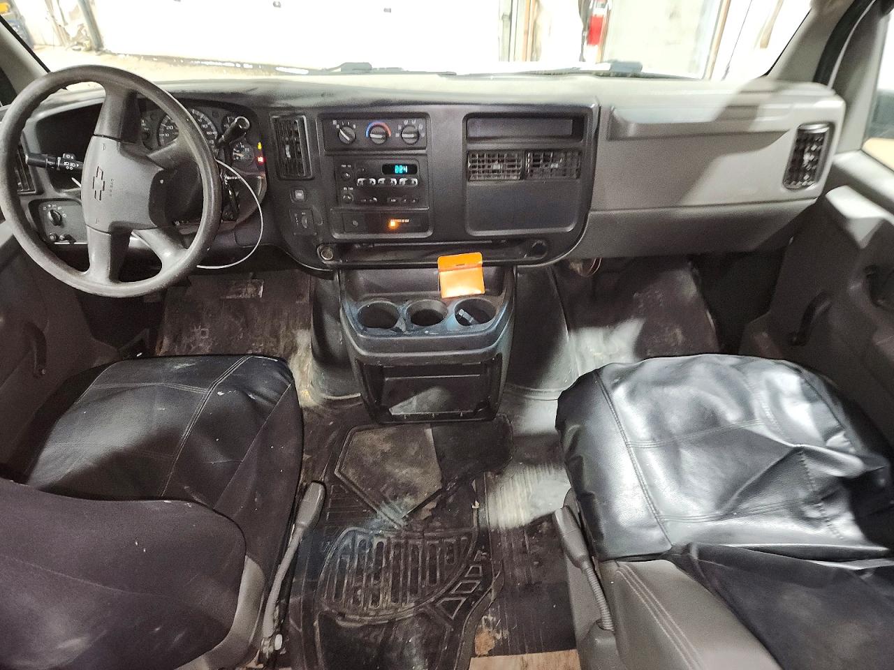 2007 Chevrolet Express G1500 White vin: 1GCFH15T471238238