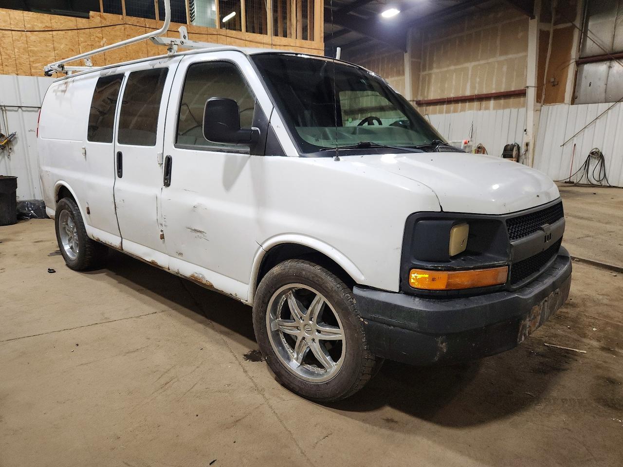 2007 Chevrolet Express G1500 White vin: 1GCFH15T471238238