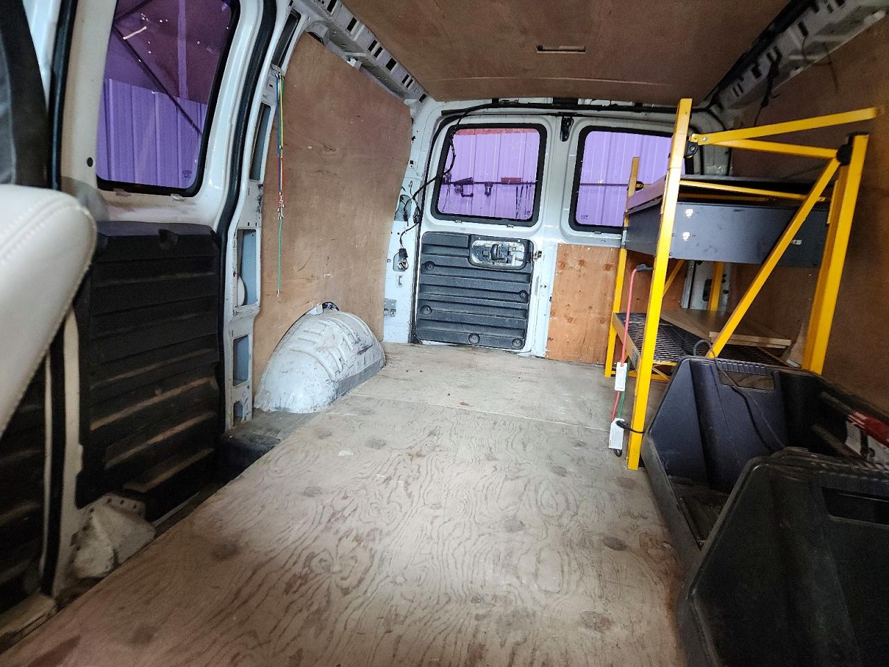 2007 Chevrolet Express G1500 White vin: 1GCFH15T471238238