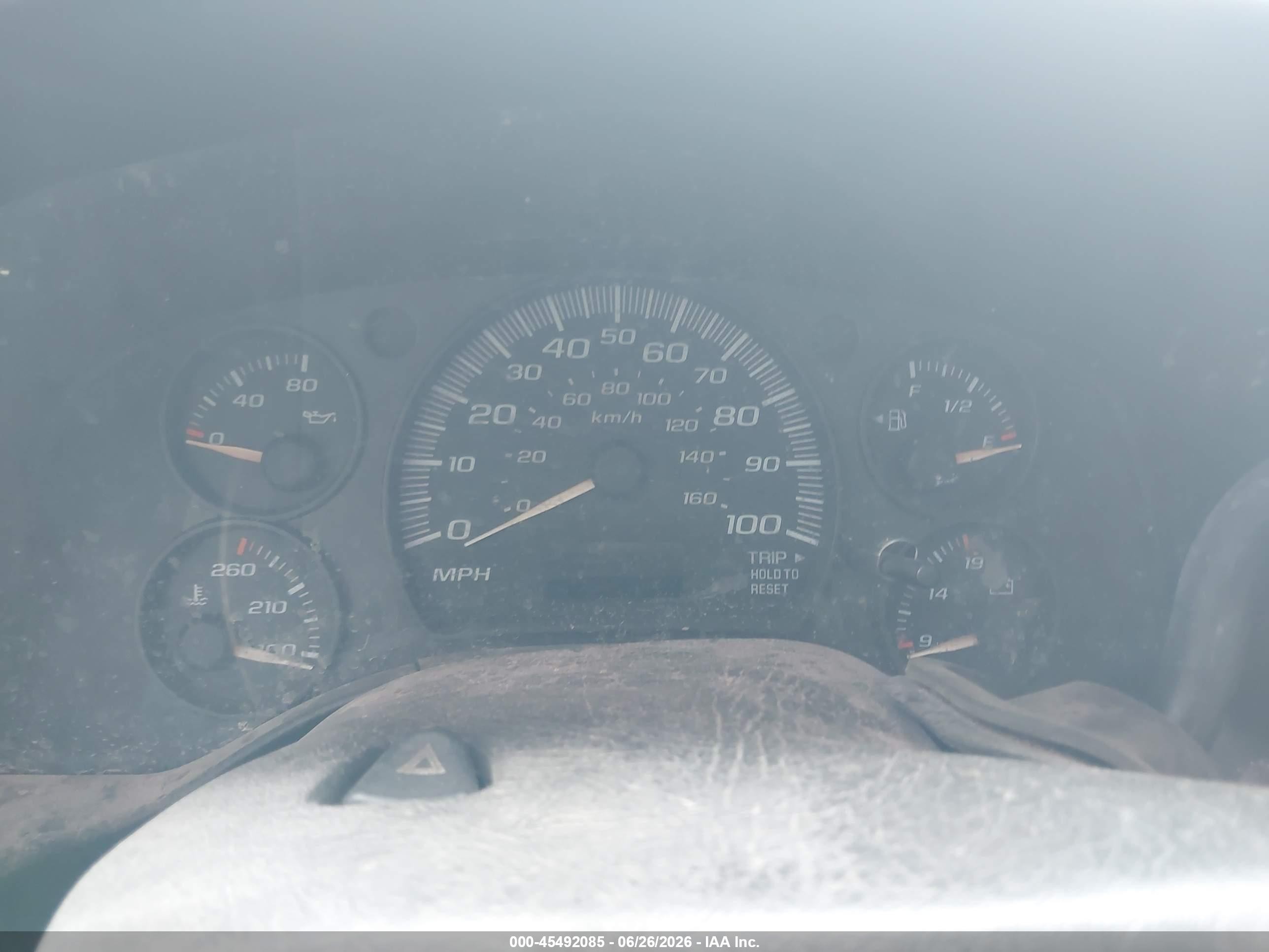 2005 Chevrolet Express   Белый vin: 1GCFH15T551187264