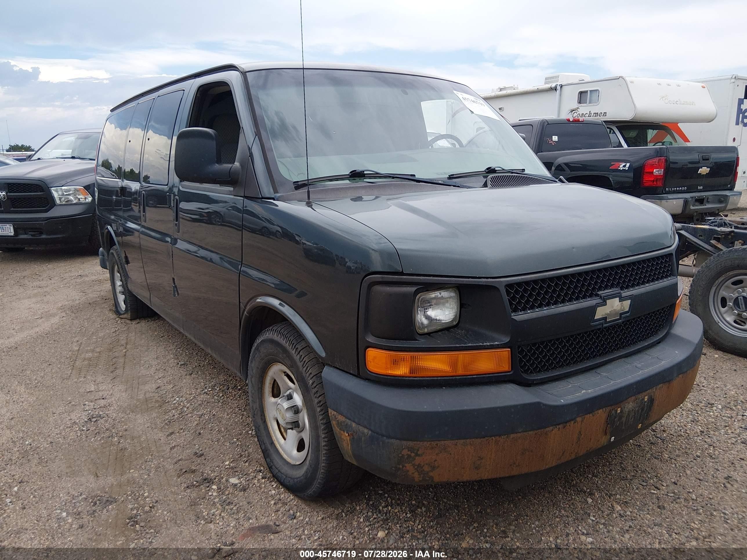 2005 Chevrolet Express   Black vin: 1GCFH15T851225392