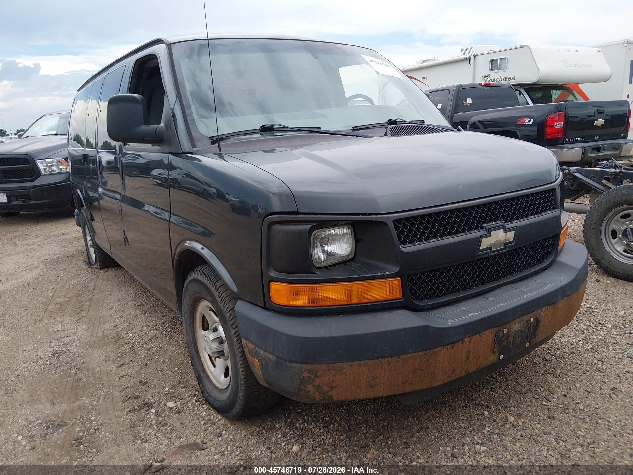 2005 Chevrolet Express Black vin: 1GCFH15T851225392