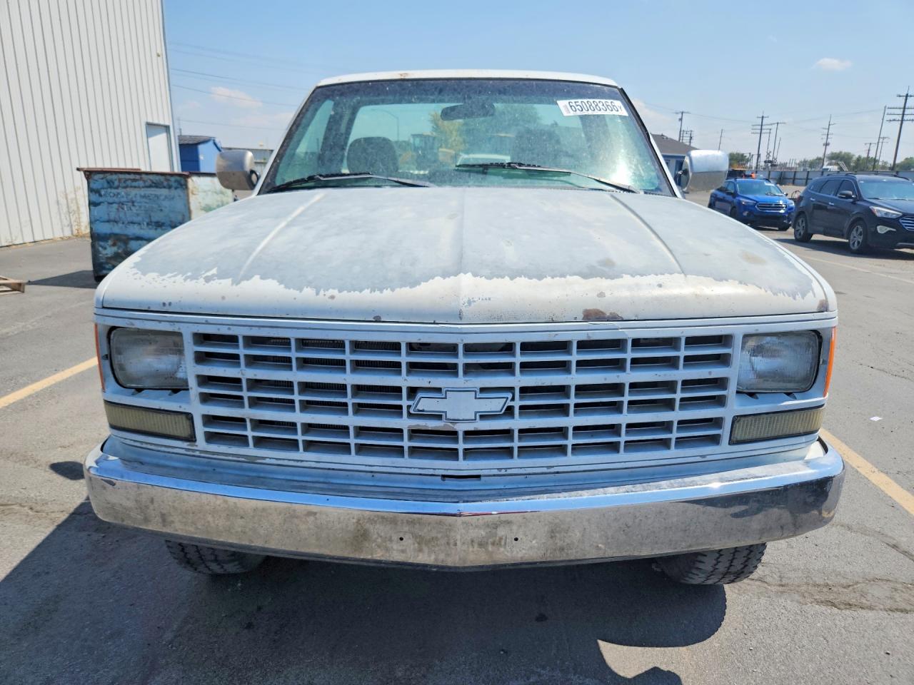 1988 Chevrolet Gmt-400 K2500 White vin: 1GCFK24K1JE124407