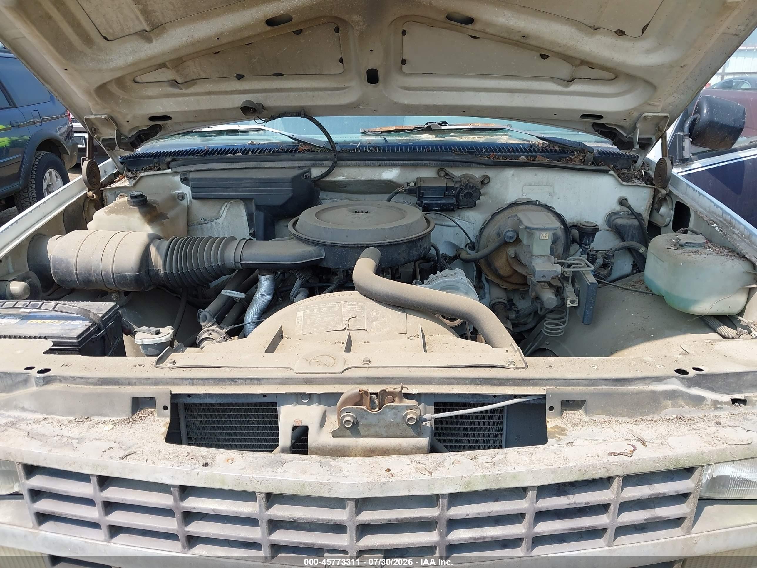 1989 Chevrolet Gmt-400 K2500 White vin: 1GCFK24K3KE179491