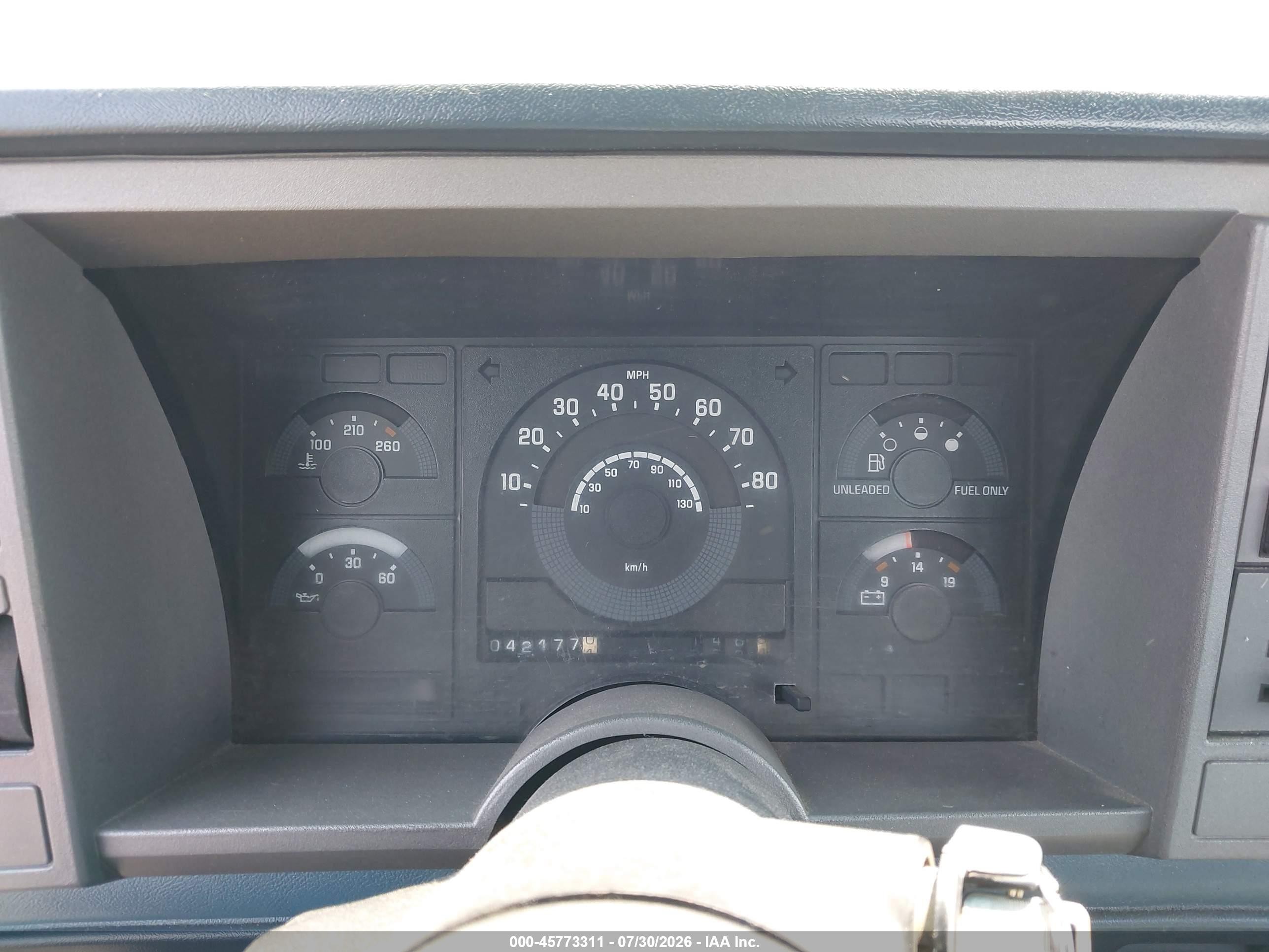 1989 Chevrolet Gmt-400 K2500 White vin: 1GCFK24K3KE179491
