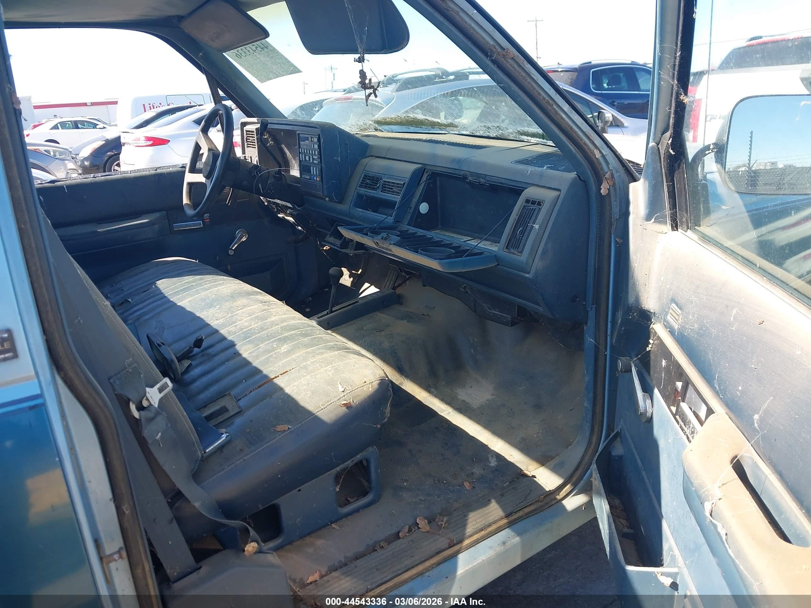 1991 Chevrolet Gmt-400 K2500 Синий vin: 1GCFK24K4MZ155454