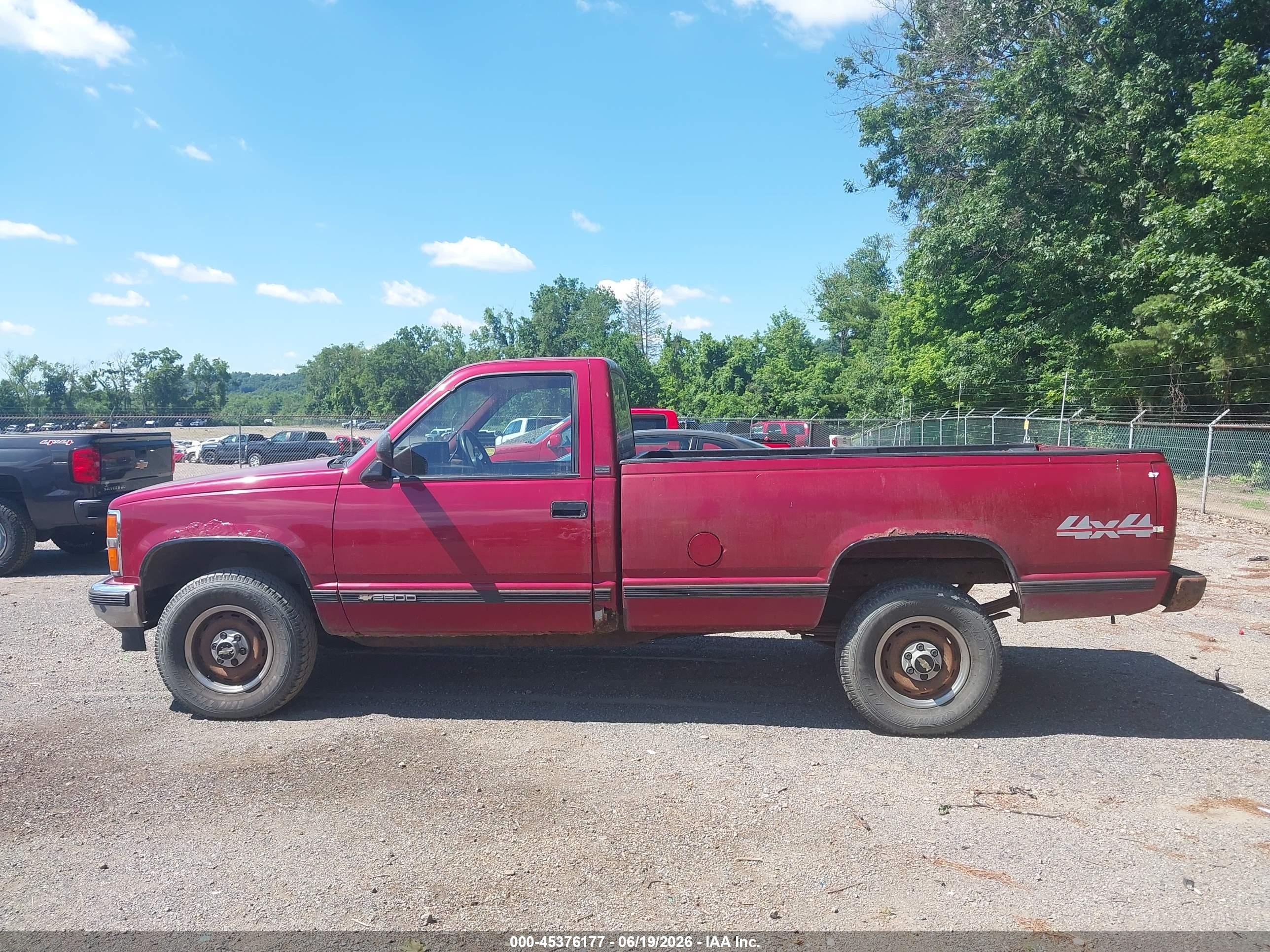 1991 Chevrolet Gmt-400 K2500 Red vin: 1GCFK24K5ME164283