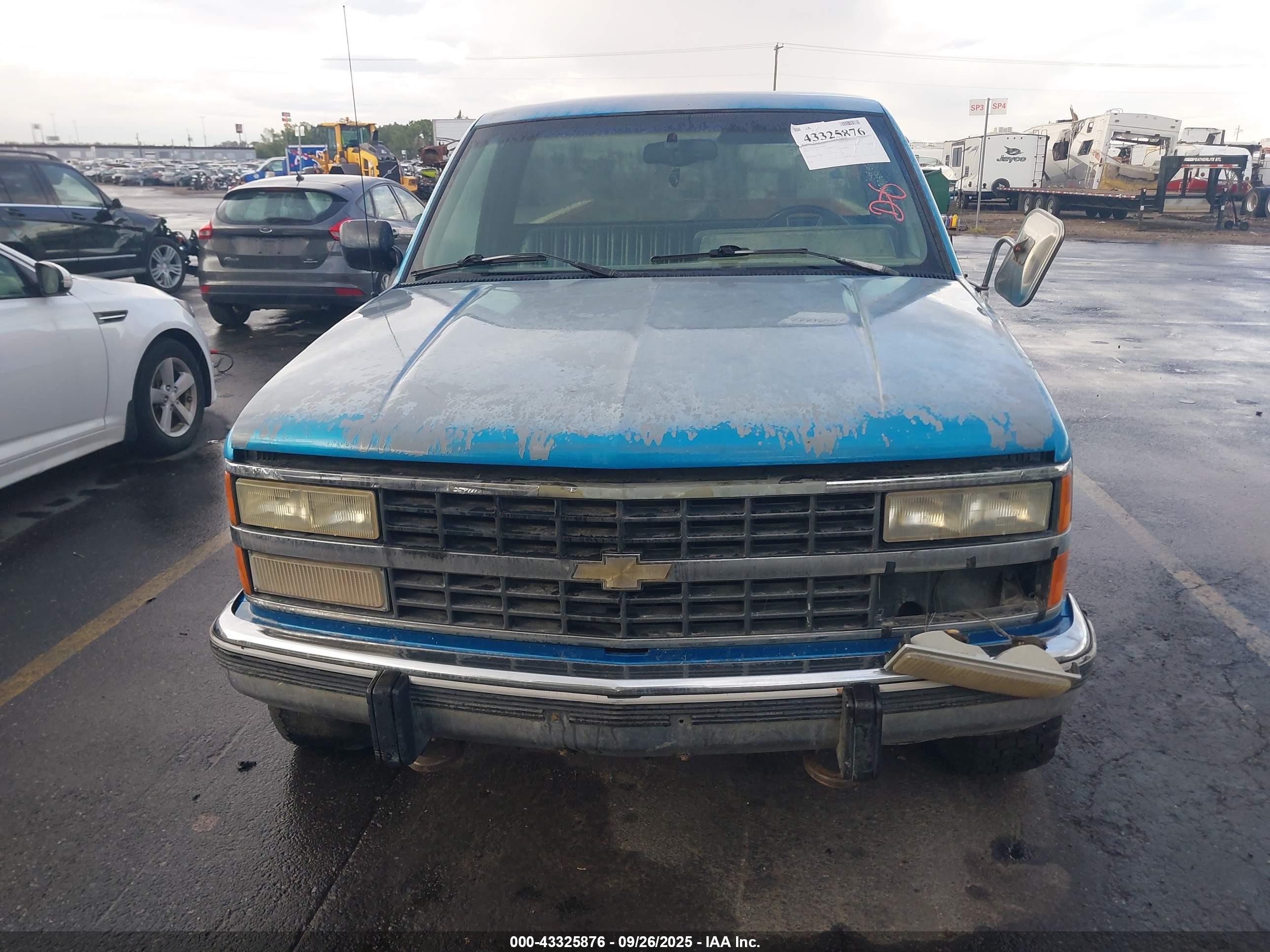 1991 Chevrolet Gmt-400 K2500 Blue vin: 1GCFK24K6MZ160977