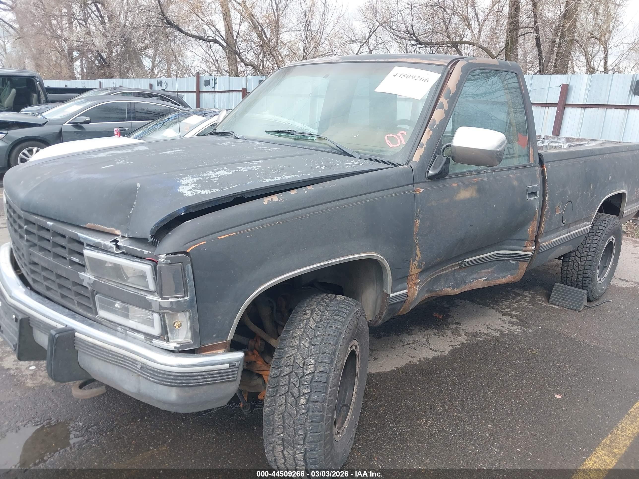 1990 Chevrolet Gmt-400 K2500 Black vin: 1GCFK24K9LZ133965