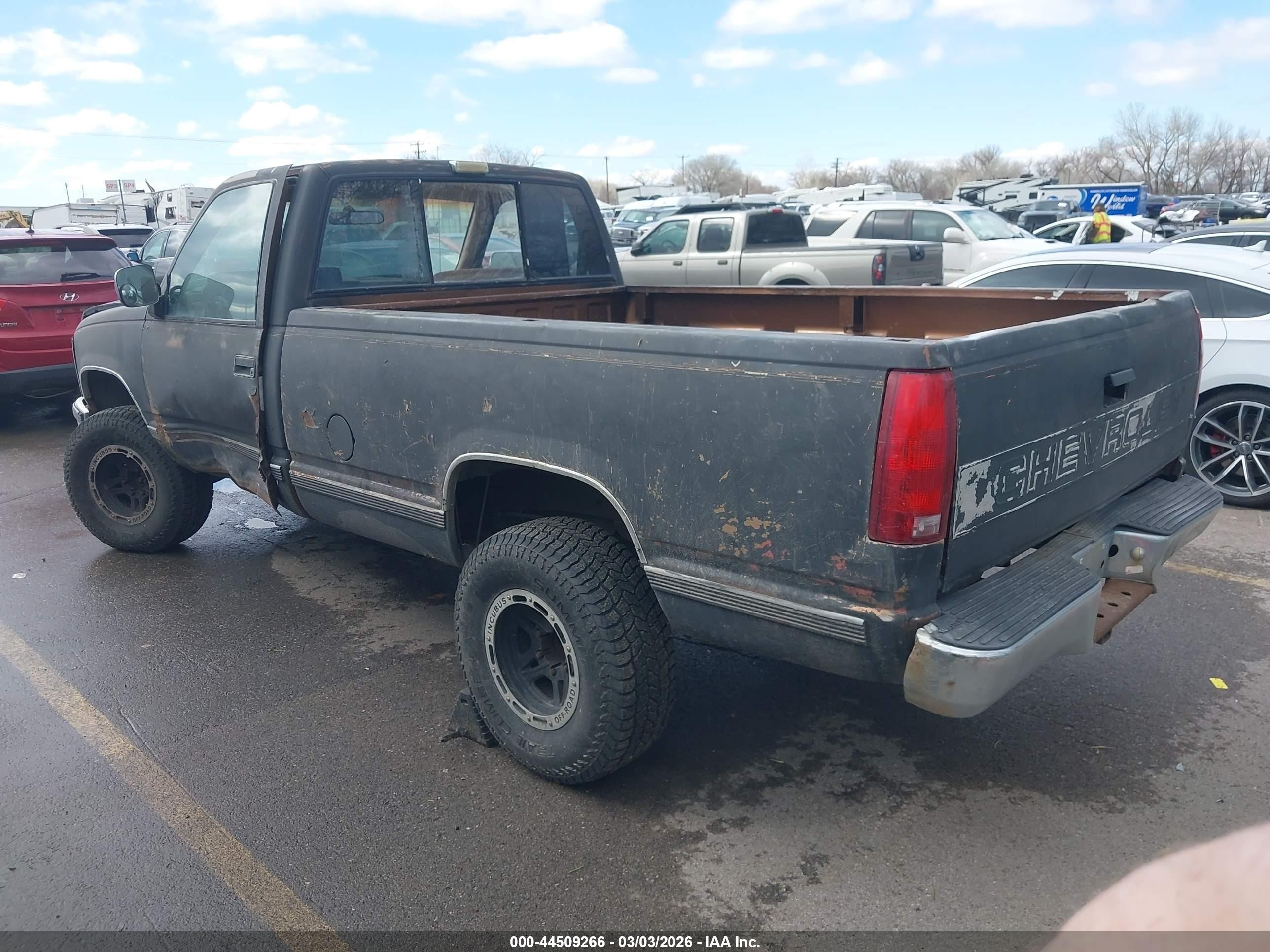 1990 Chevrolet Gmt-400 K2500 Black vin: 1GCFK24K9LZ133965