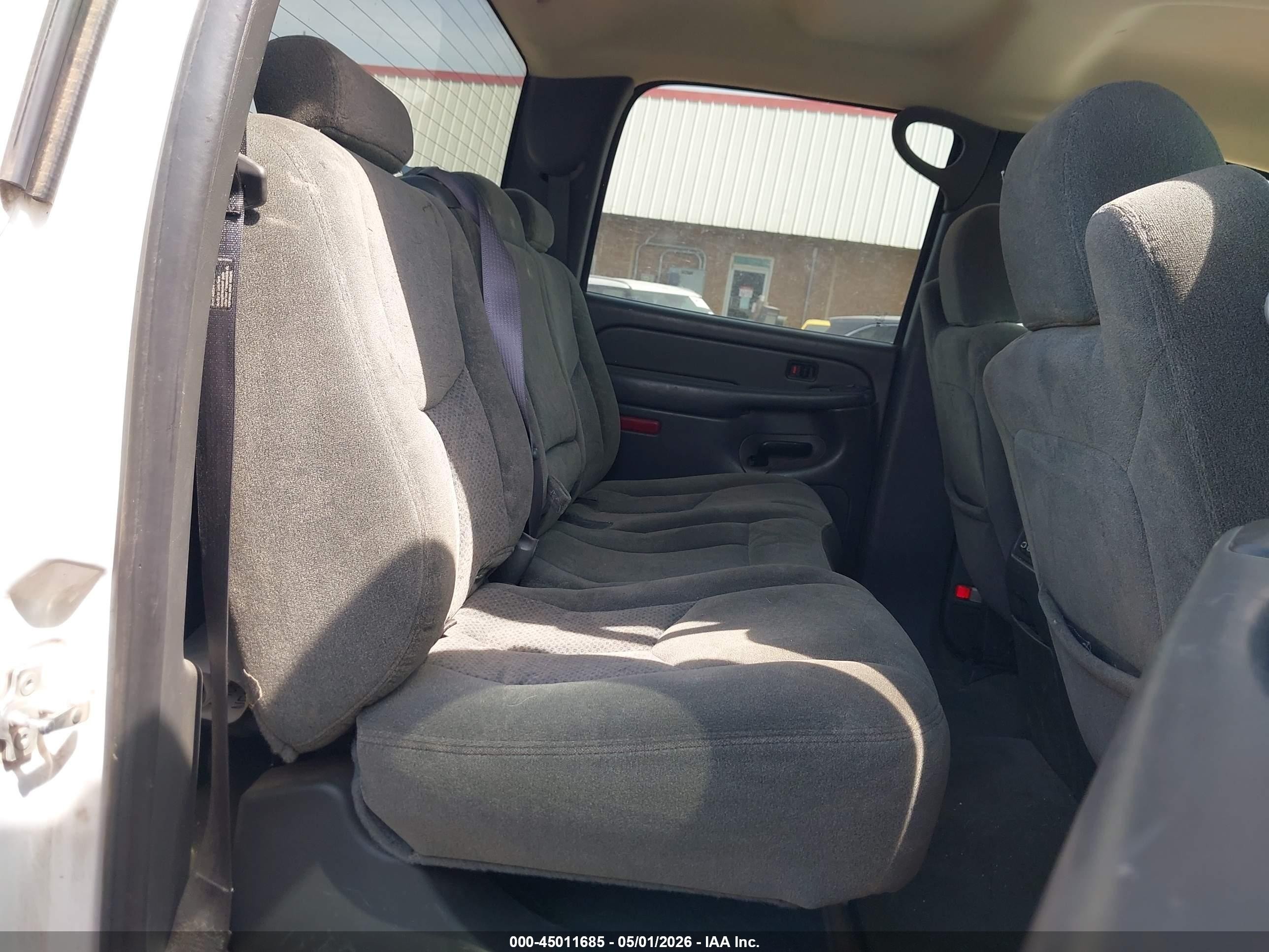 2005 Chevrolet Silverado 1500hd Ls Белый vin: 1GCGC13U05F811831