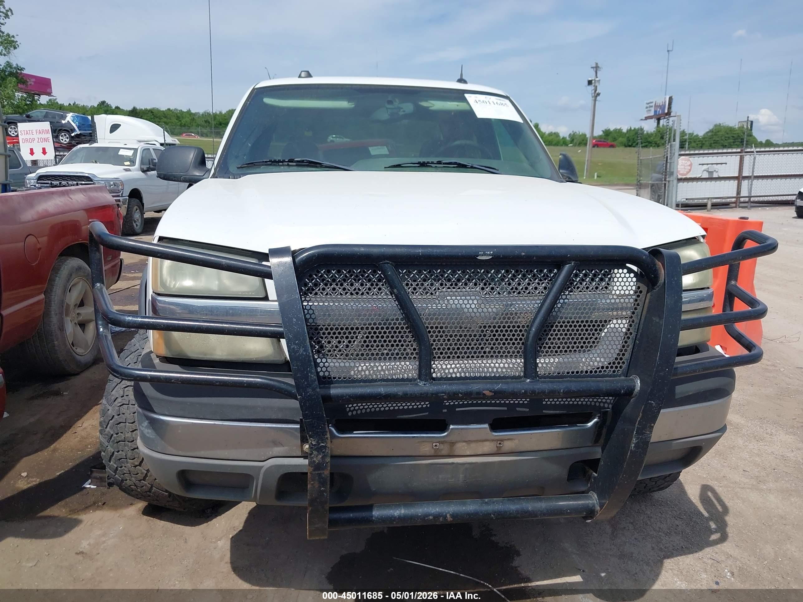2005 Chevrolet Silverado 1500hd Ls Белый vin: 1GCGC13U05F811831