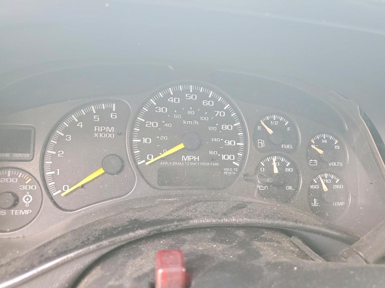 2001 Chevrolet Silverado C1500 Heavy Duty White vin: 1GCGC13U41F162657