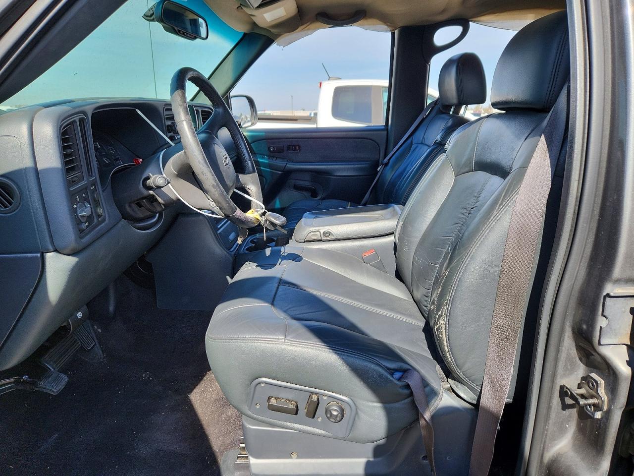 2002 Chevrolet Silverado C1500 Heavy Duty Silver vin: 1GCGC13U42F214869