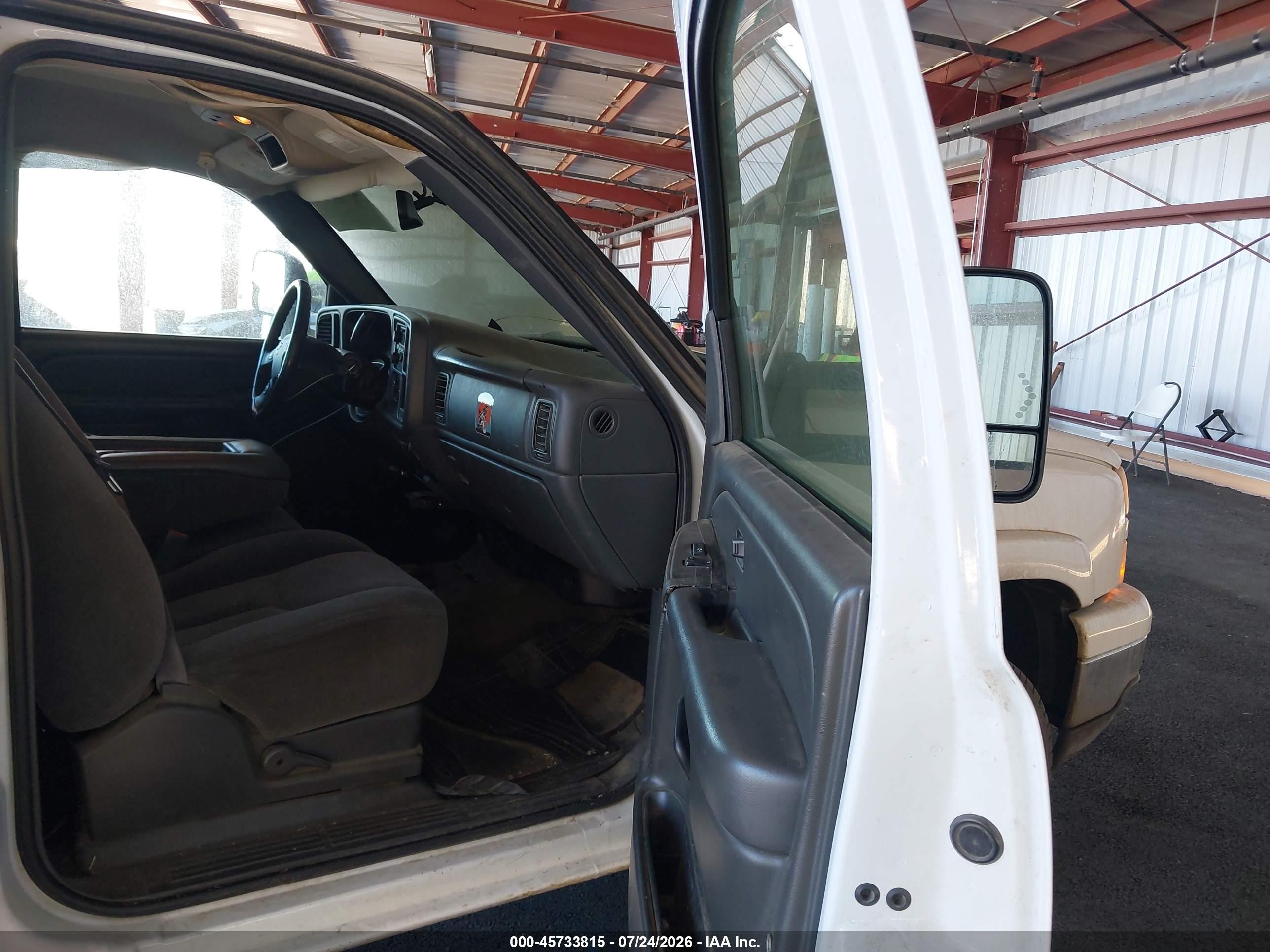 2006 Chevrolet Silverado 1500hd Lt1 White vin: 1GCGC13U46F268436