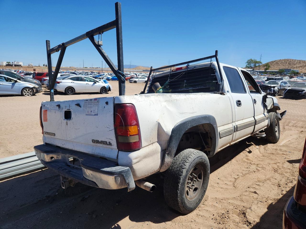 2002 Chevrolet Silverado C1500 Heavy Duty White vin: 1GCGC13U52F154813