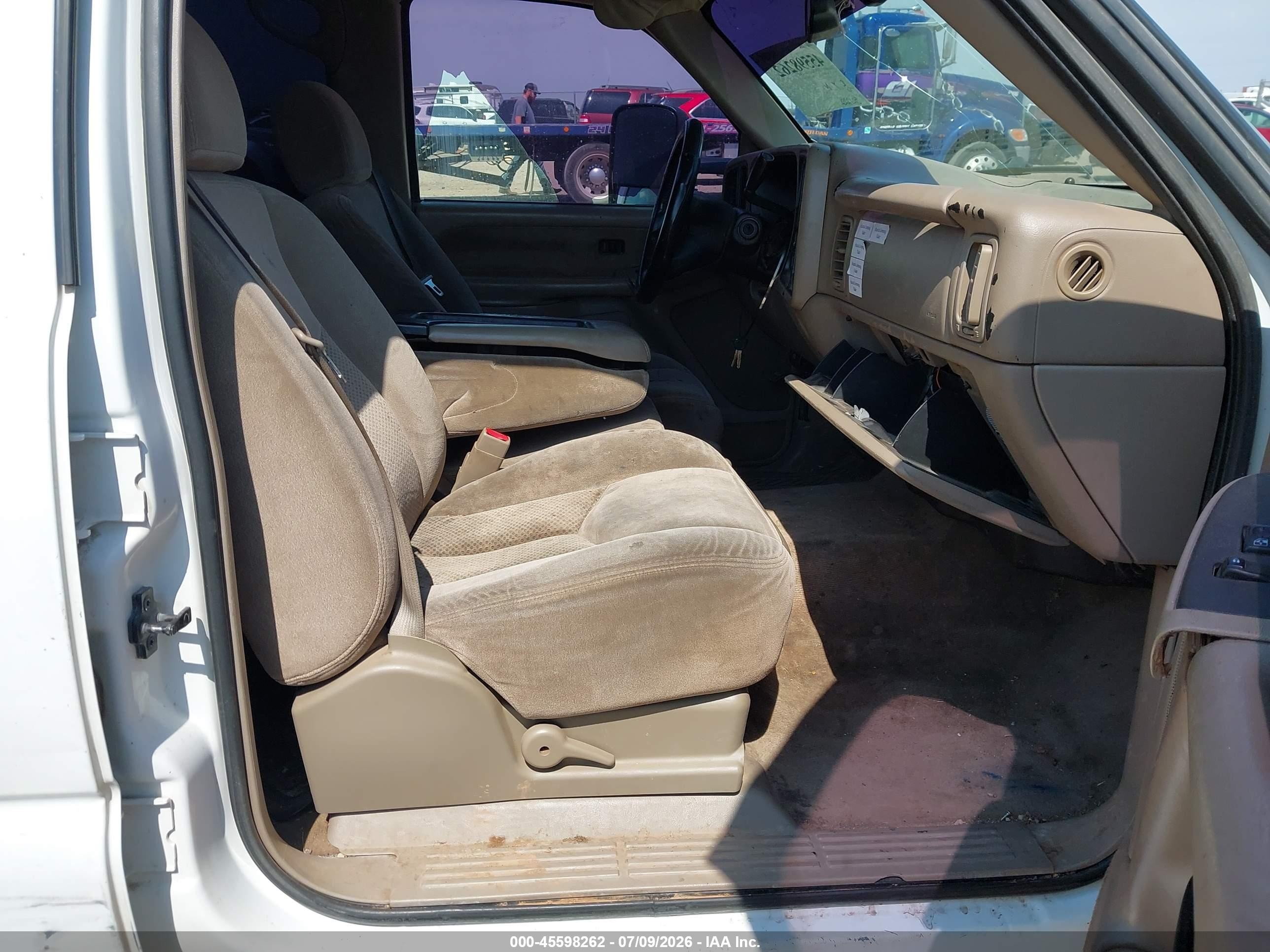 2003 Chevrolet Silverado 1500hd Ls White vin: 1GCGC13U83F184924