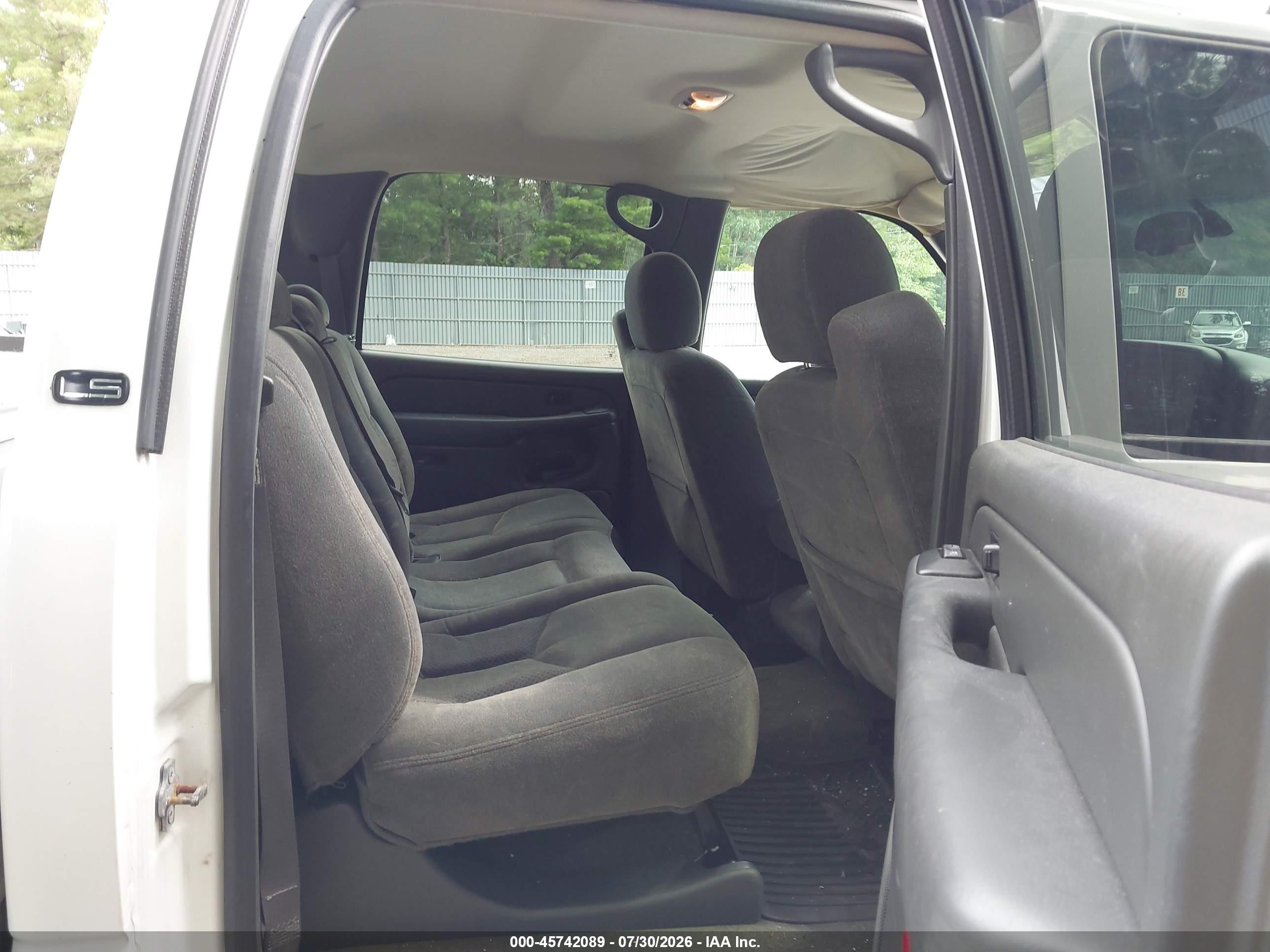 2005 Chevrolet Silverado 1500hd Ls White vin: 1GCGC13U85F821829