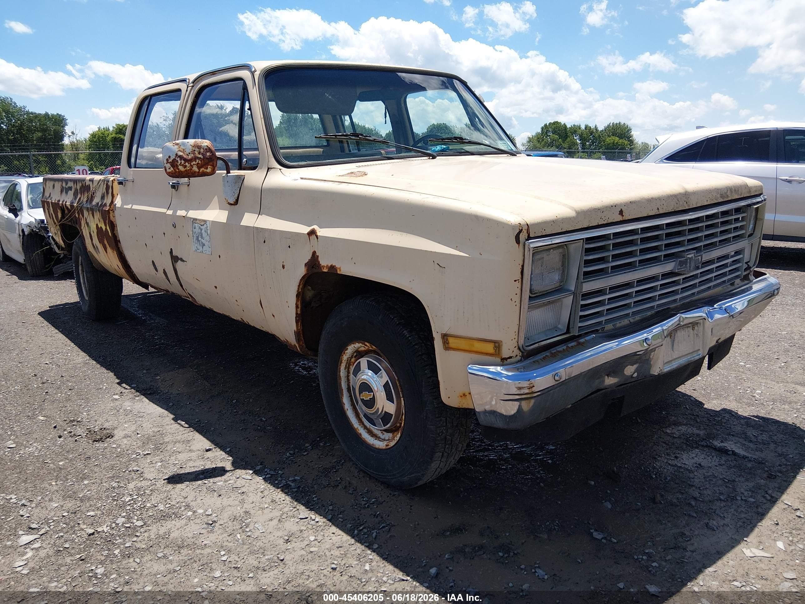 1983 Chevrolet C20   Желтый vin: 1GCGC23M6DS117267