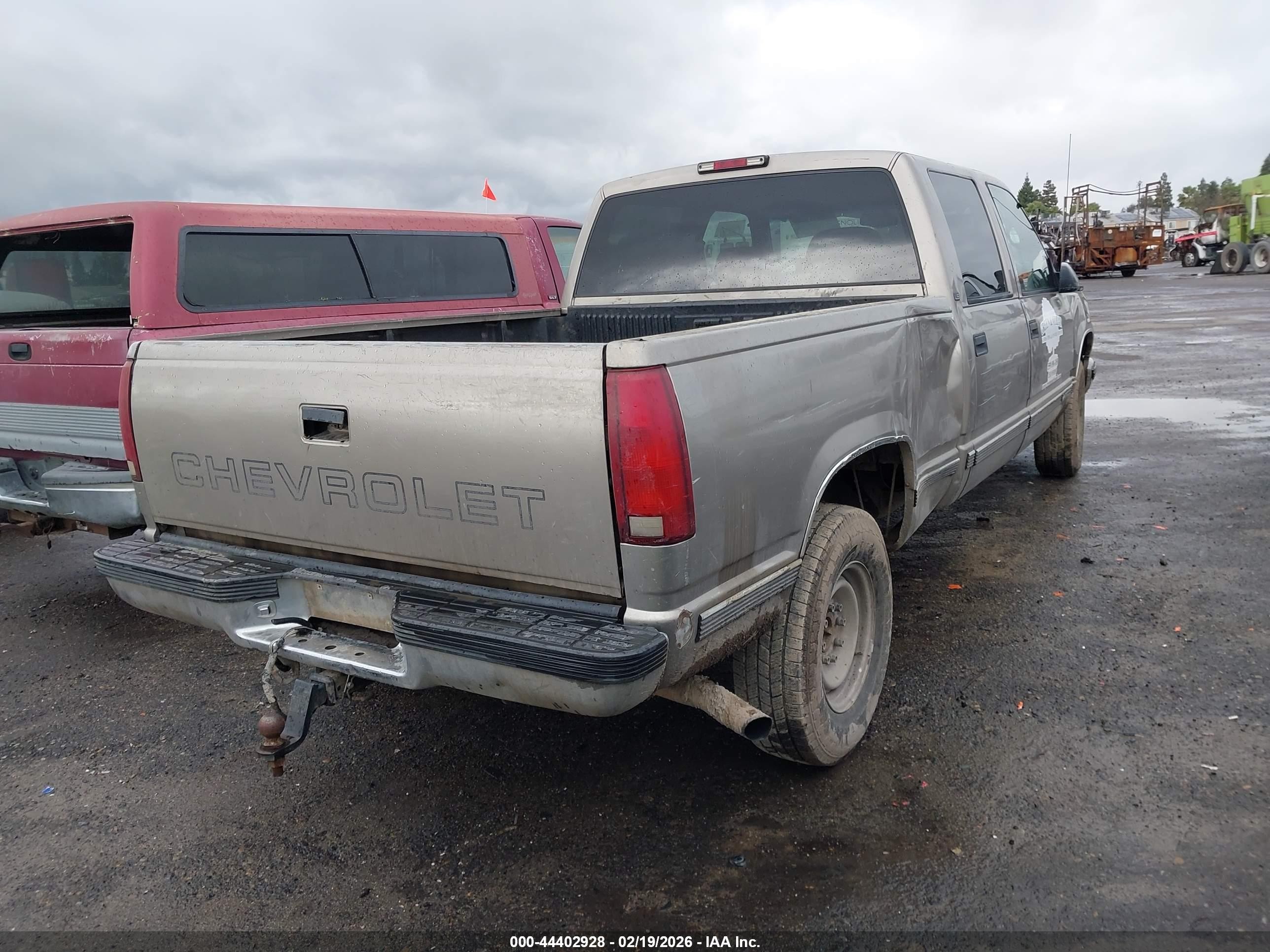 2000 Chevrolet C2500   Champagne vin: 1GCGC23R1YF406051