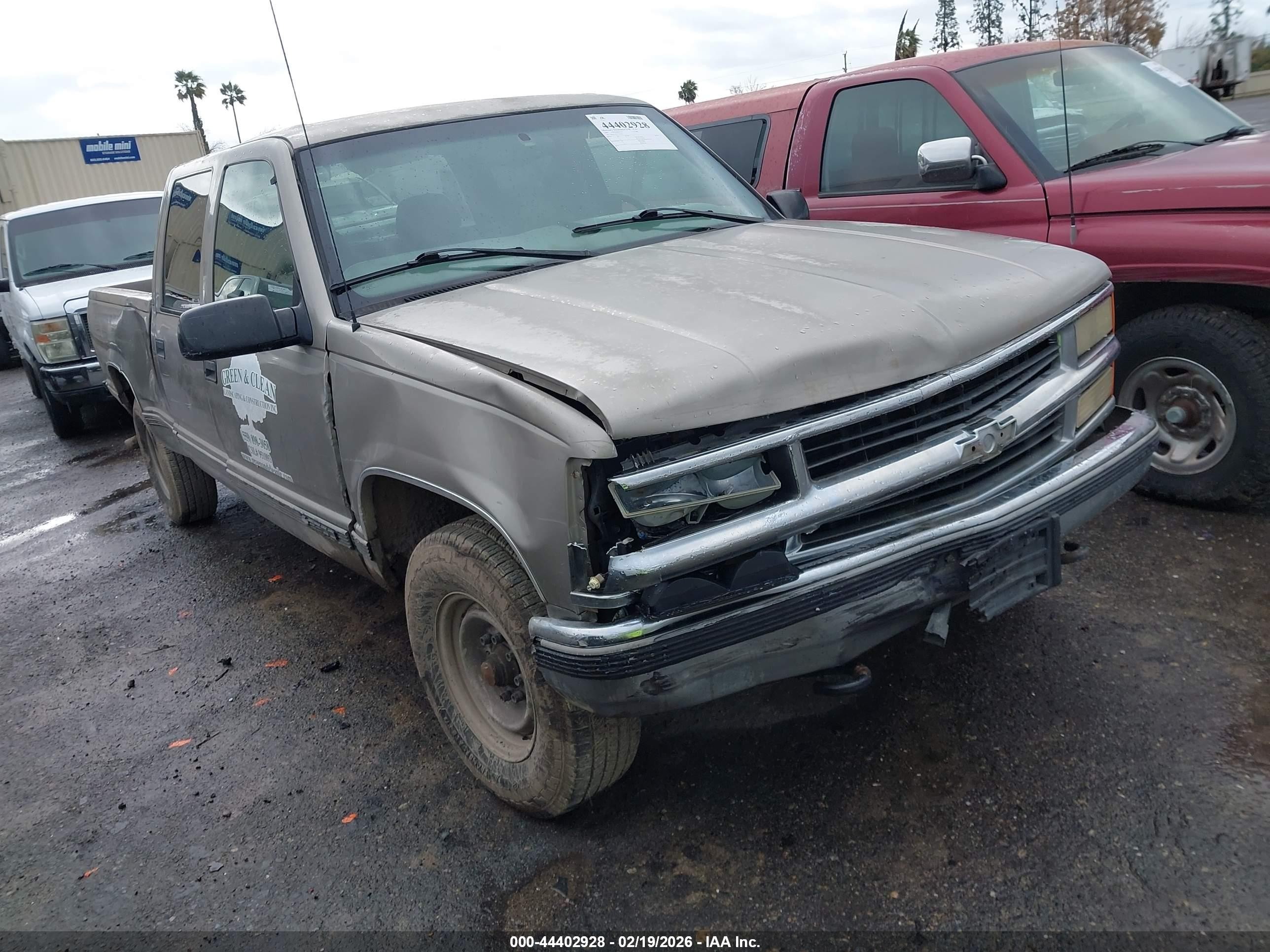 2000 Chevrolet C2500   Champagne vin: 1GCGC23R1YF406051