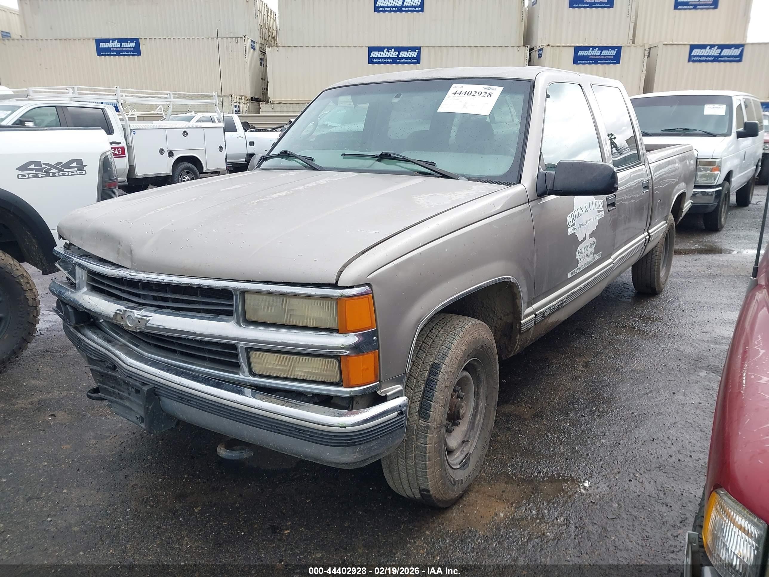 2000 Chevrolet C2500   Champagne vin: 1GCGC23R1YF406051