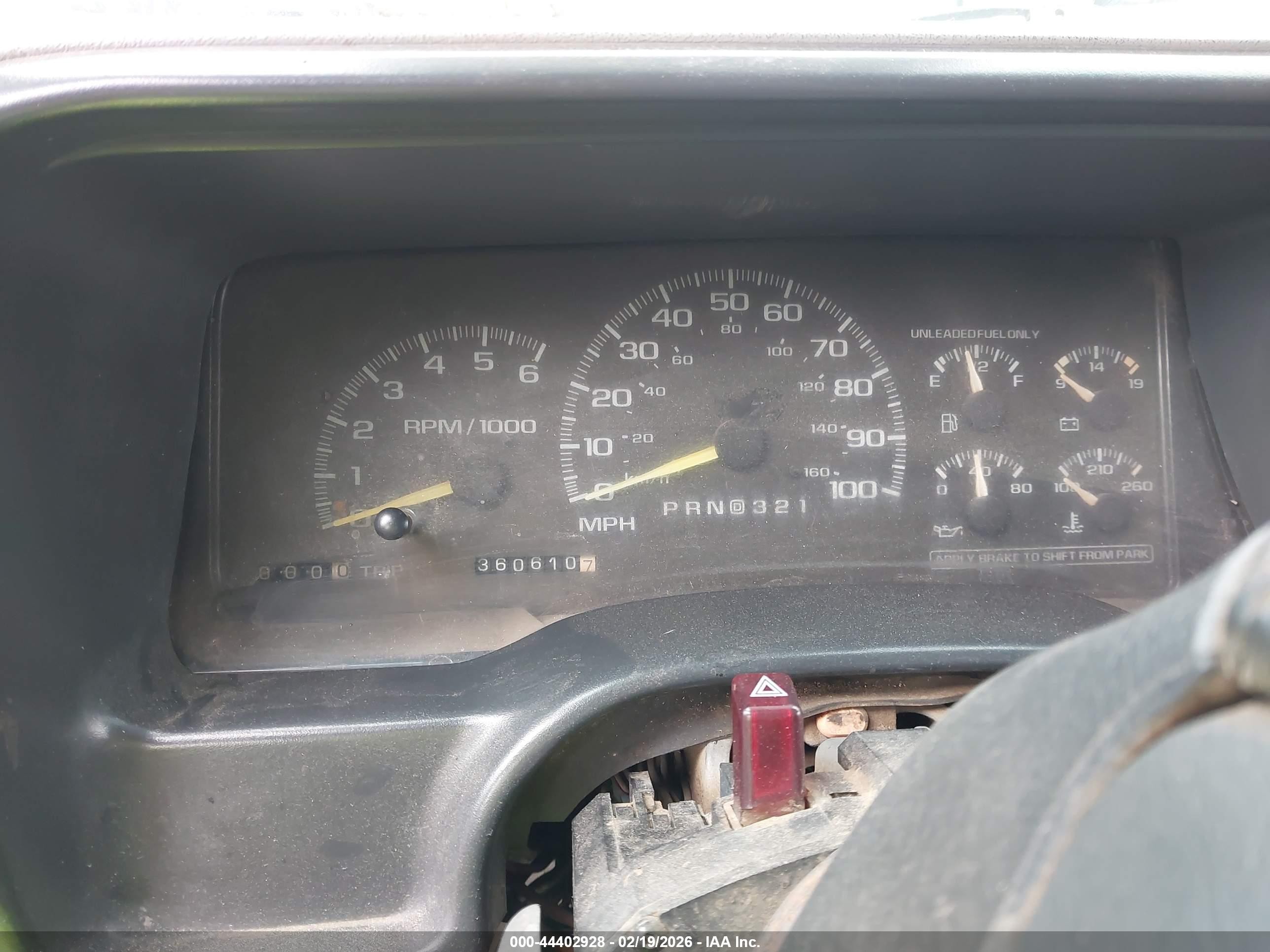 2000 Chevrolet C2500   Champagne vin: 1GCGC23R1YF406051