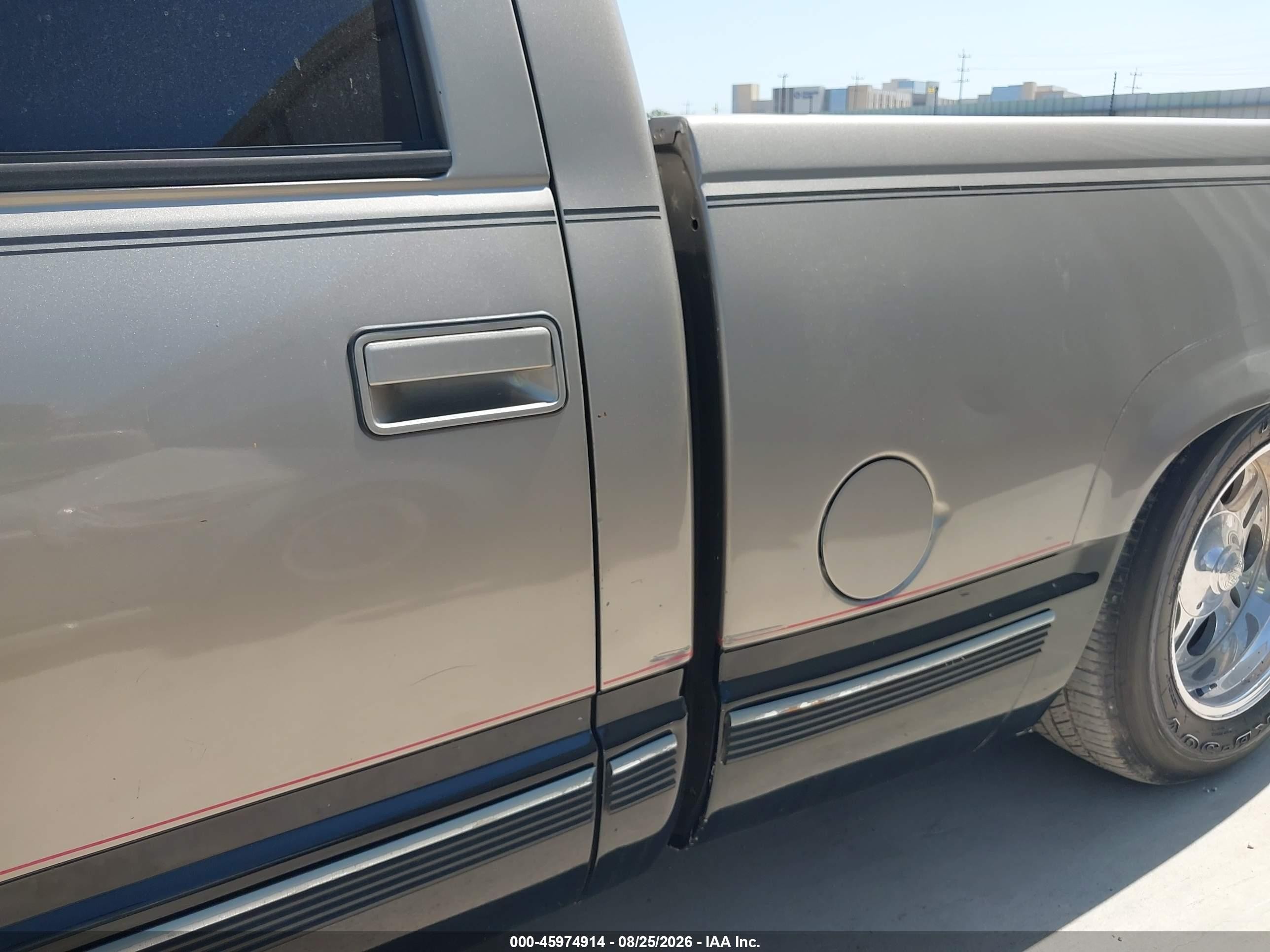 2000 Chevrolet C2500   Silver vin: 1GCGC23R6YF481599