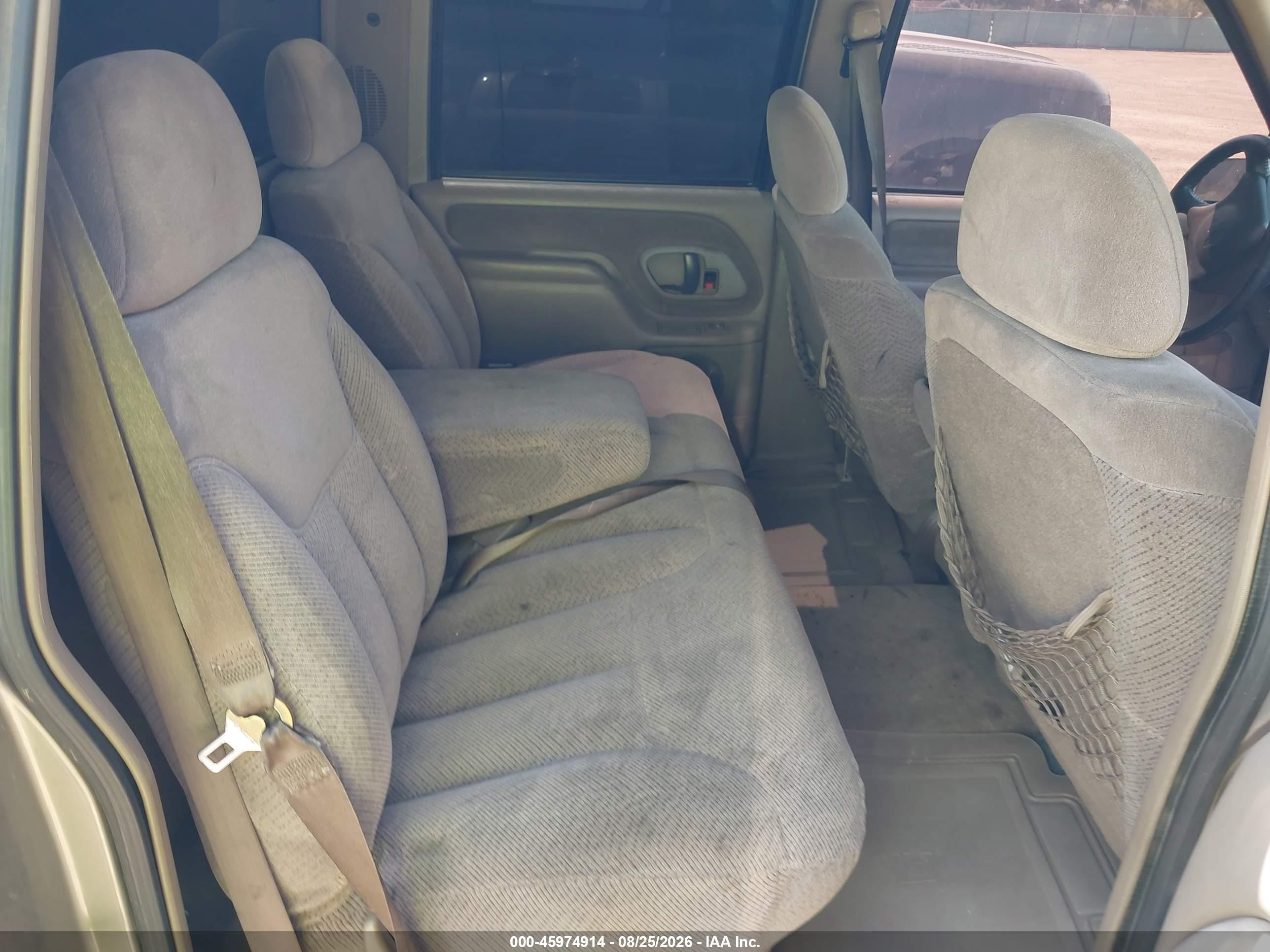 2000 Chevrolet C2500   Silver vin: 1GCGC23R6YF481599