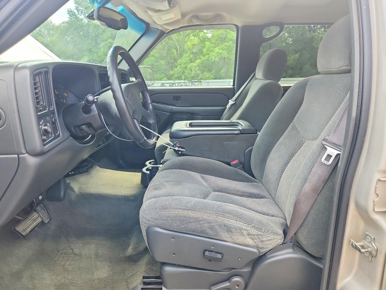 2004 Chevrolet Silverado C2500 Серебряный vin: 1GCGC23U14F201103