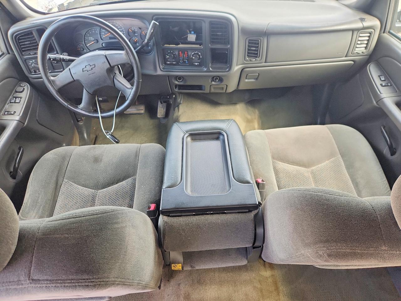 2004 Chevrolet Silverado C2500 Серебряный vin: 1GCGC23U14F201103