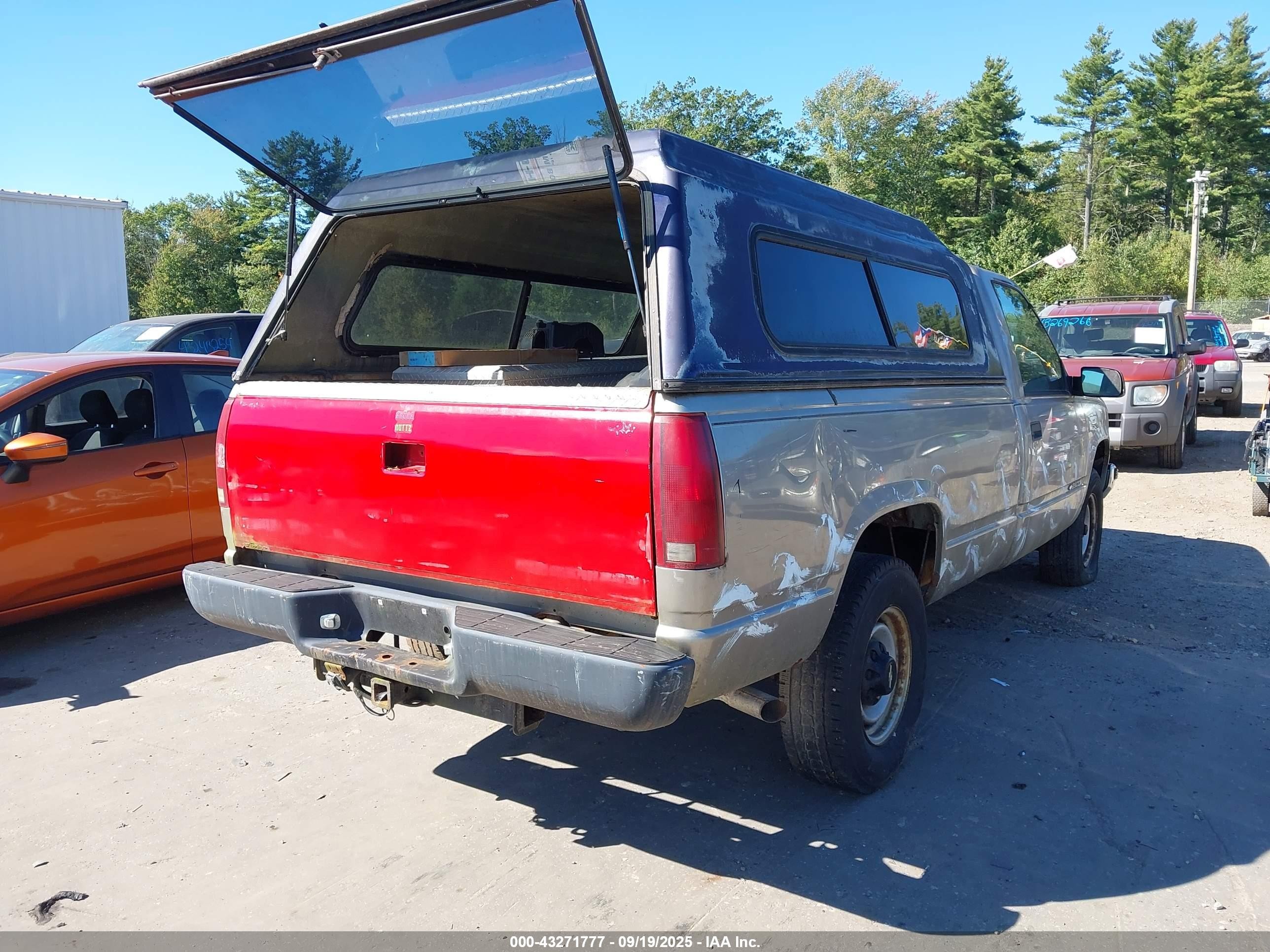 2000 Chevrolet C2500   Gray vin: 1GCGC24J4YR220382