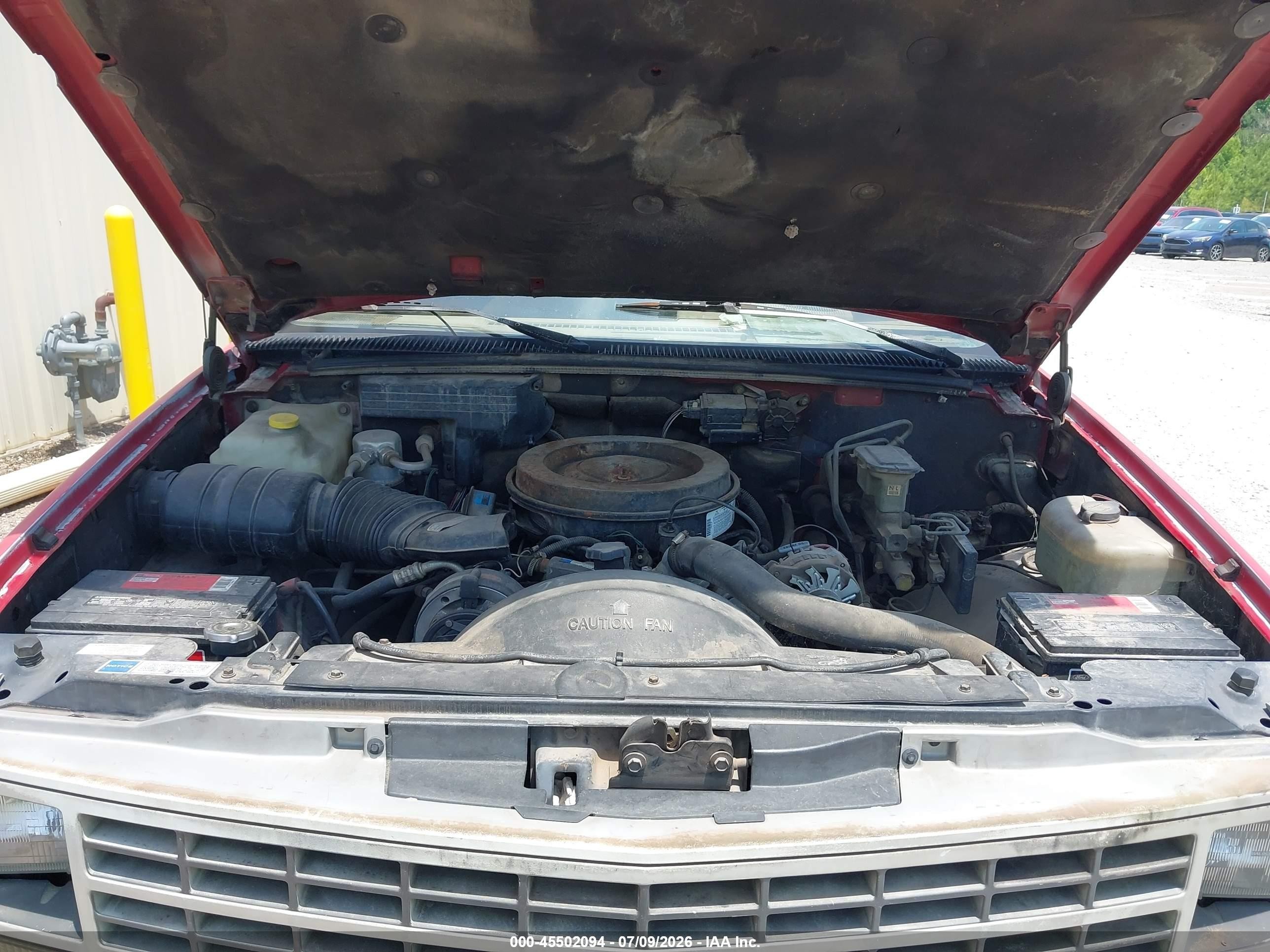 1990 Chevrolet Gmt-400 C2500 Red vin: 1GCGC24J7LE228444