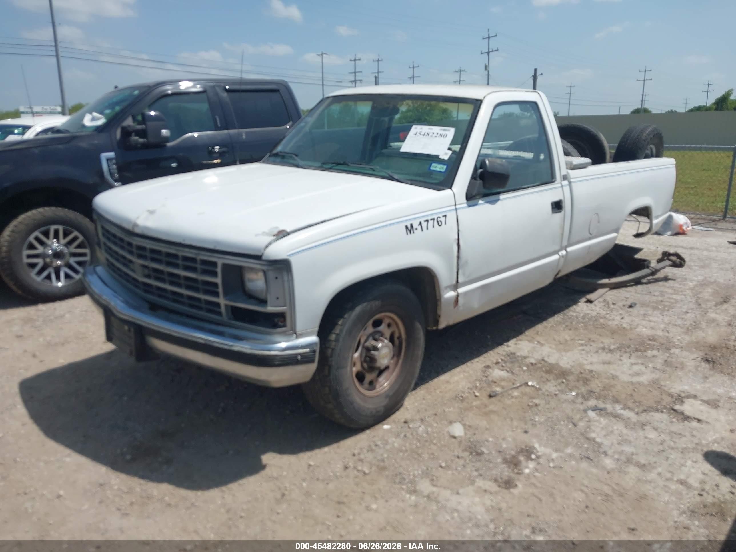 1990 Chevrolet Gmt-400 C2500 Белый vin: 1GCGC24K5LE145930