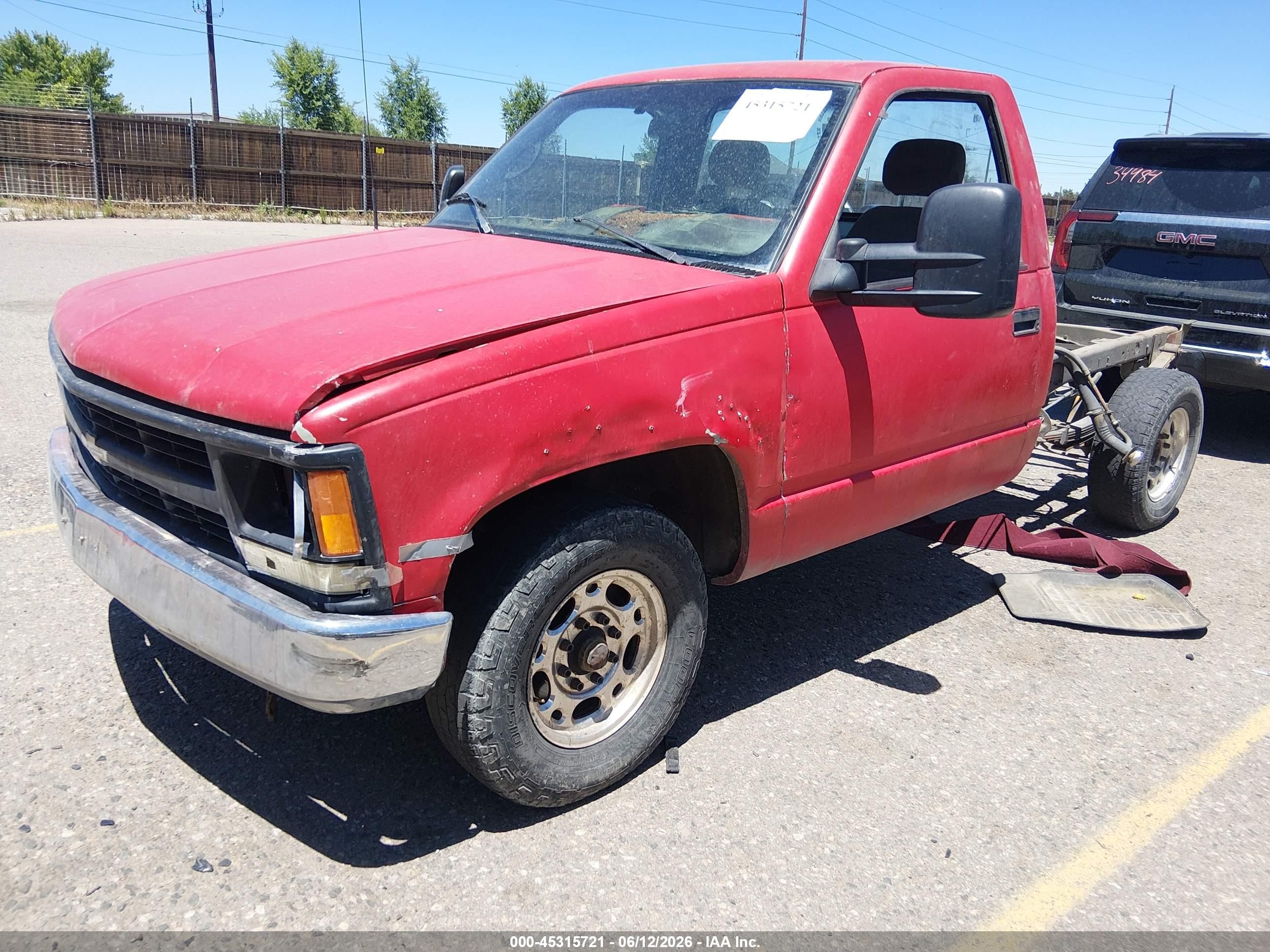 1995 Chevrolet Gmt-400 C2500 Red vin: 1GCGC24K9SE177360