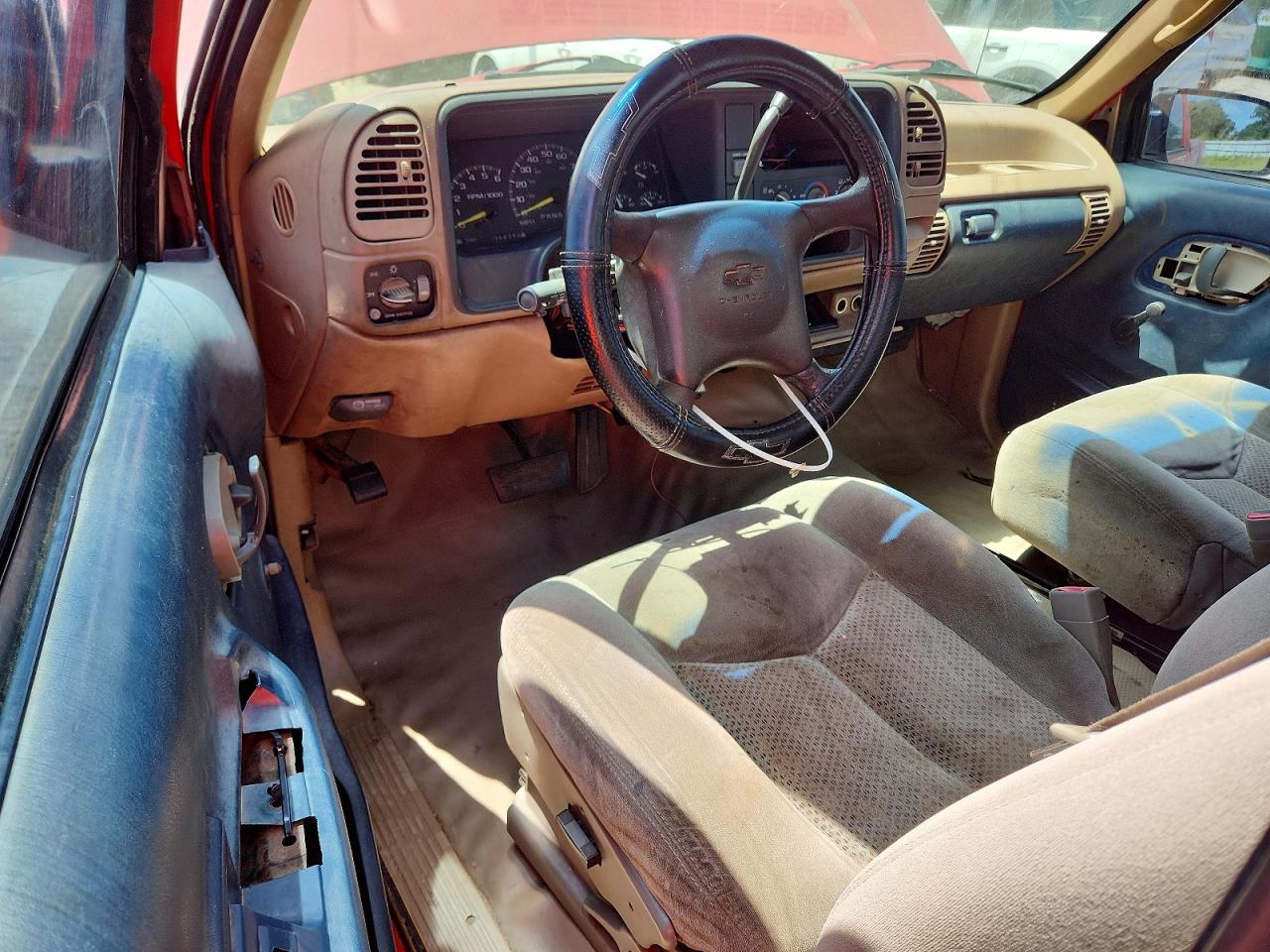 1995 Chevrolet Gmt-400 C2500 Red vin: 1GCGC24K9SZ261946