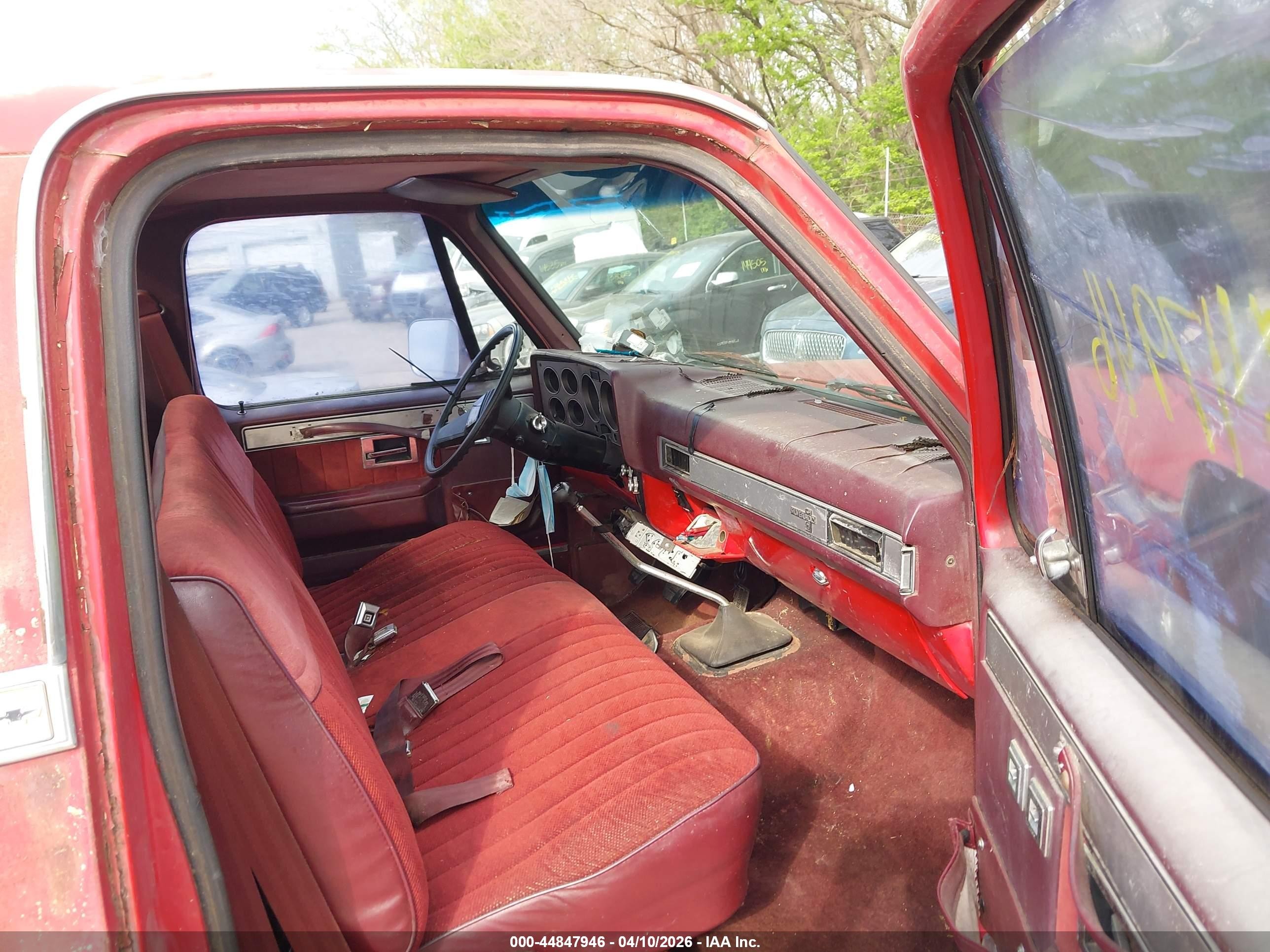 1985 Chevrolet C20   Красный vin: 1GCGC24M0FS182441