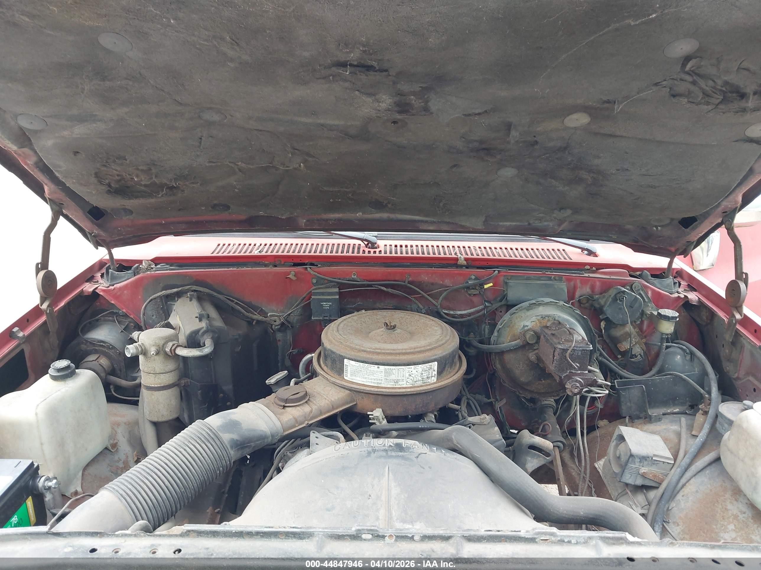 1985 Chevrolet C20   Красный vin: 1GCGC24M0FS182441