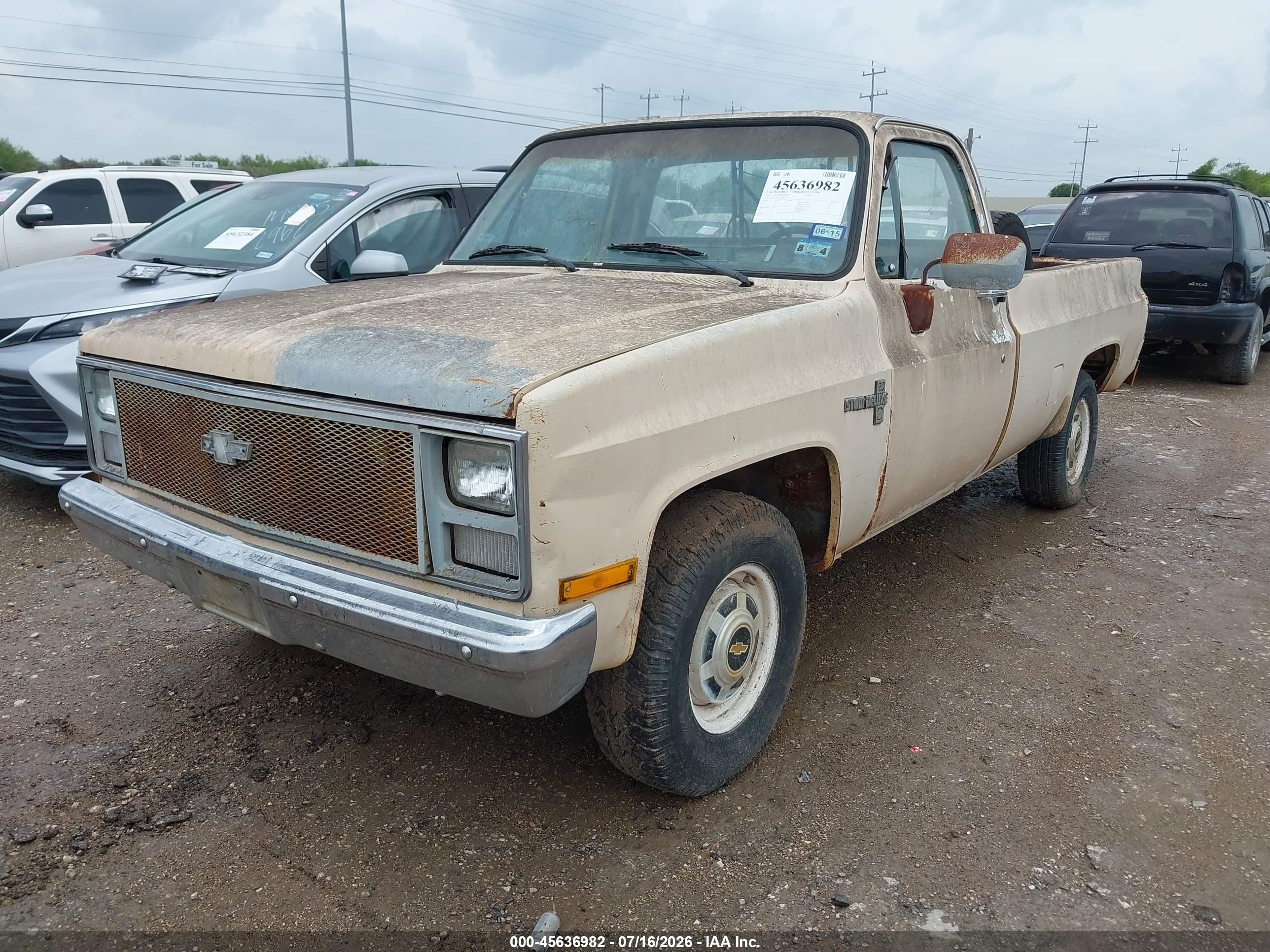 1985 Chevrolet C20   Желто-коричневый vin: 1GCGC24M1FS186742