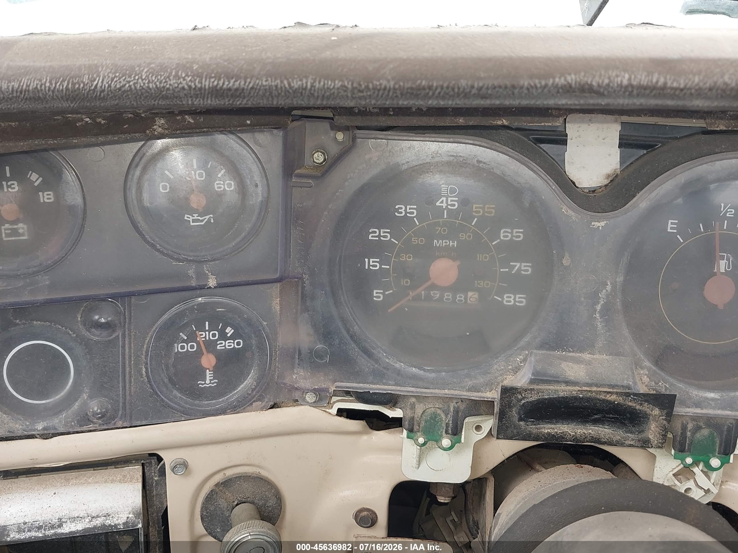 1985 Chevrolet C20   Желто-коричневый vin: 1GCGC24M1FS186742