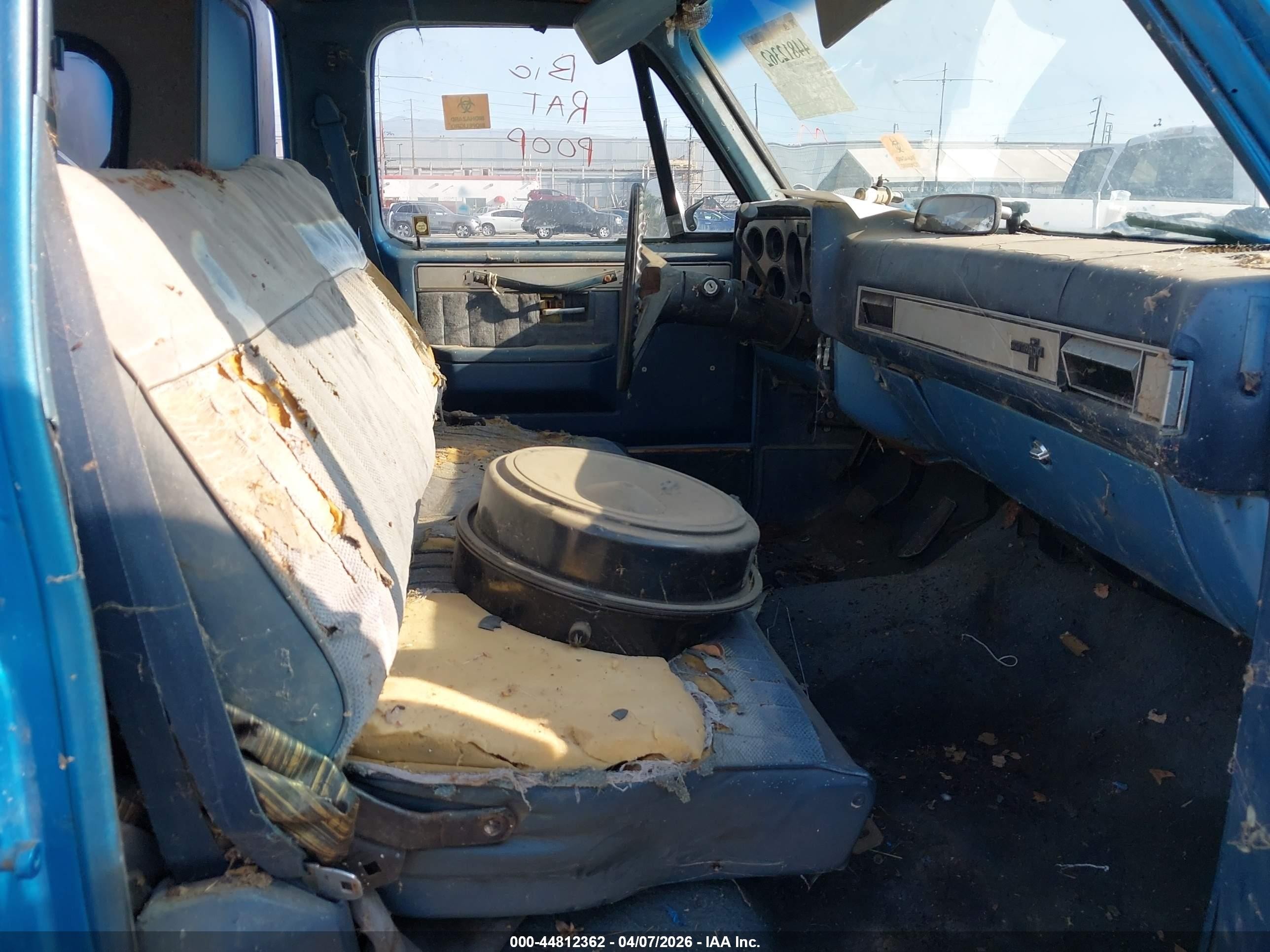 1986 Chevrolet C20   Синий vin: 1GCGC24M3GS133879