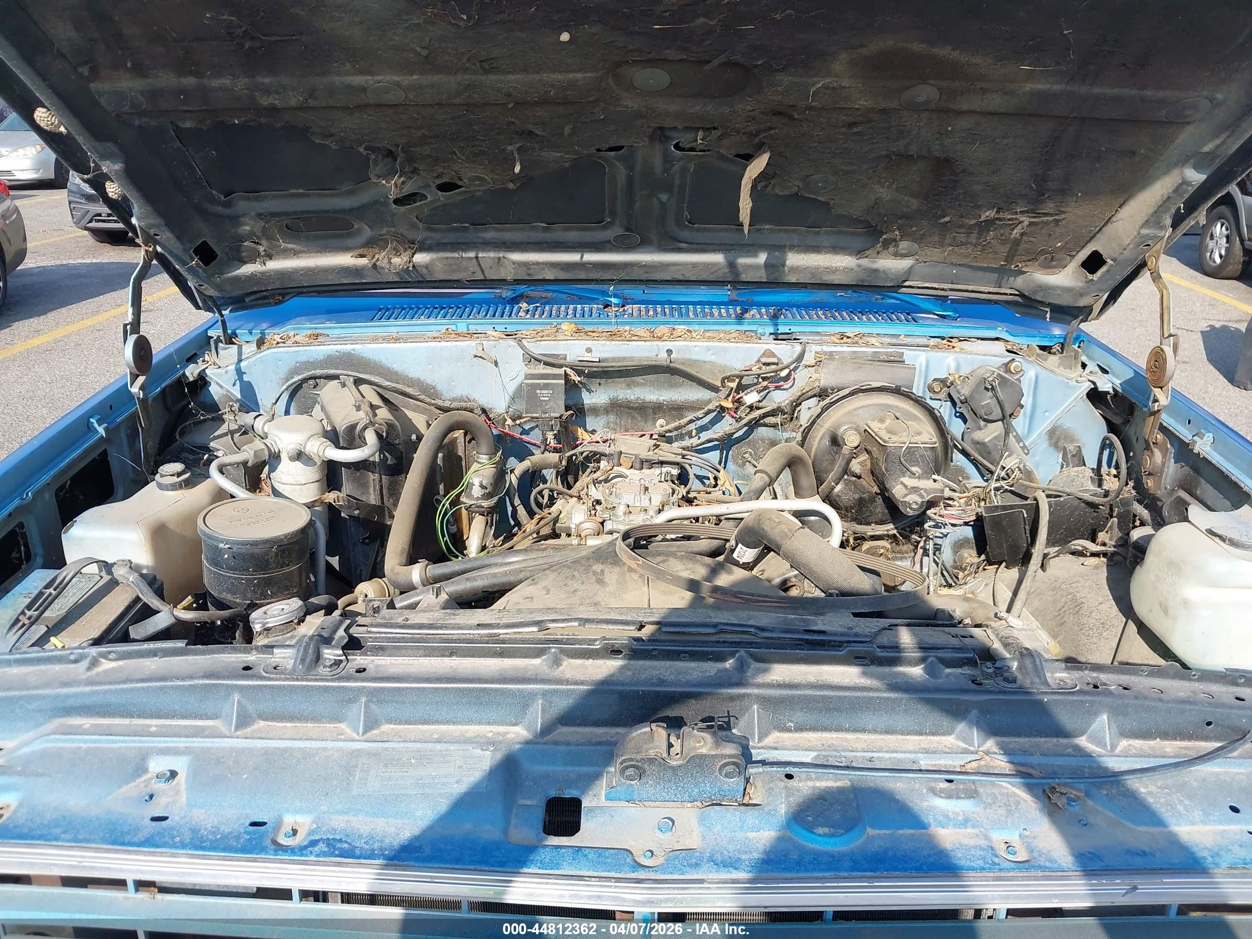 1986 Chevrolet C20   Синий vin: 1GCGC24M3GS133879