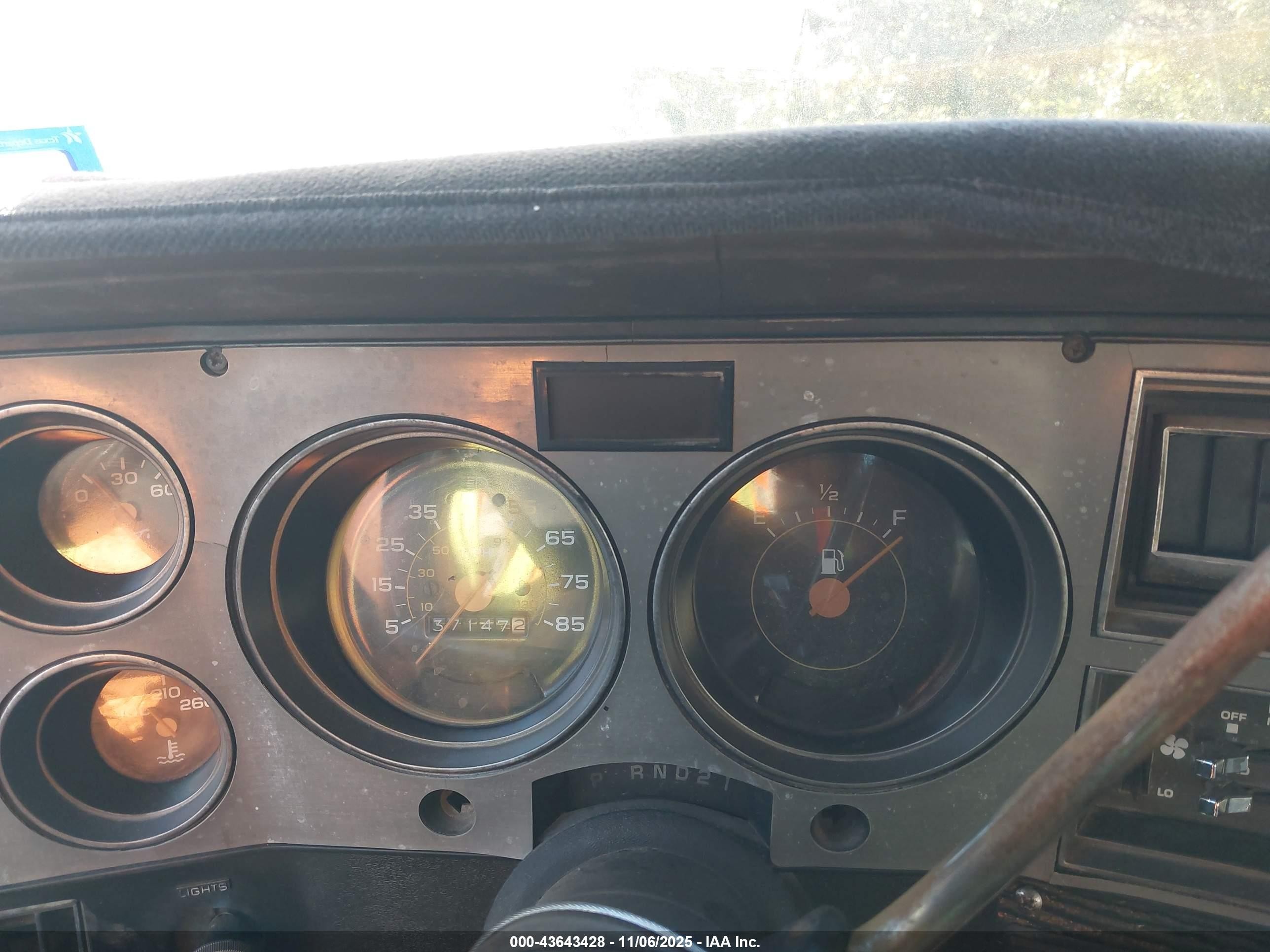 1985 Chevrolet C20   Коричневый vin: 1GCGC24M4FF436581