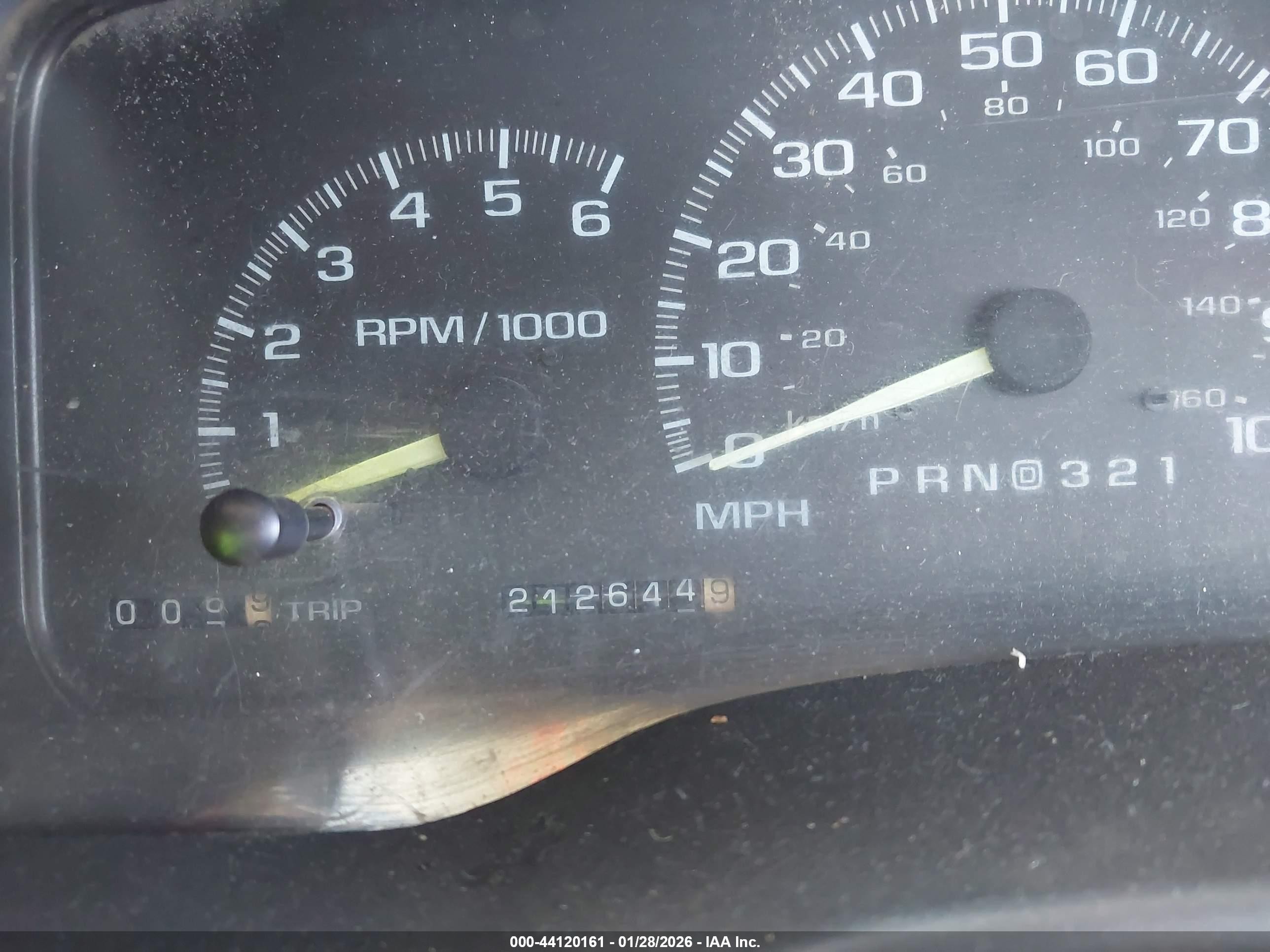 2000 Chevrolet C2500   Белый vin: 1GCGC24R0YR171624