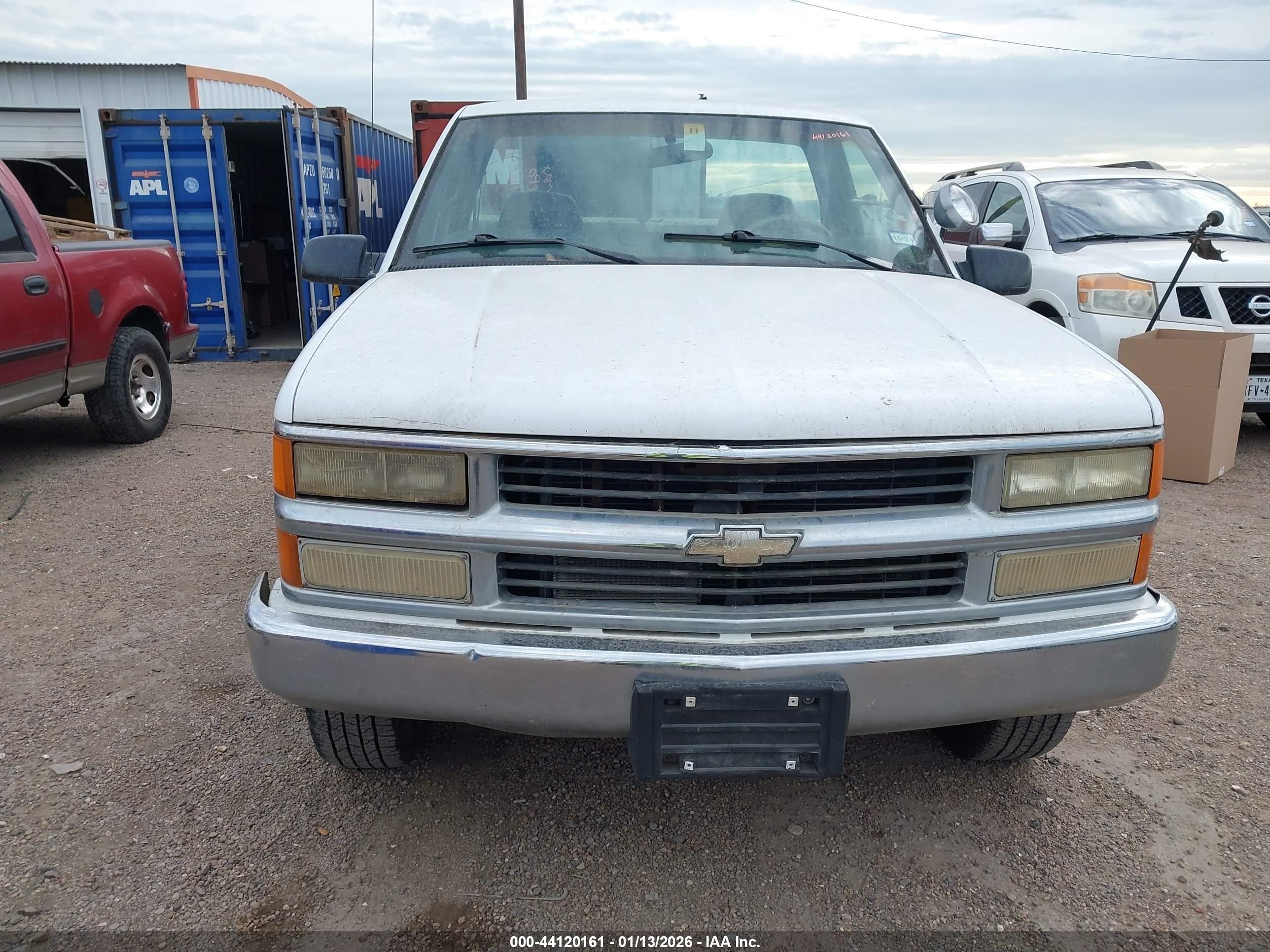 2000 Chevrolet C2500   Белый vin: 1GCGC24R0YR171624