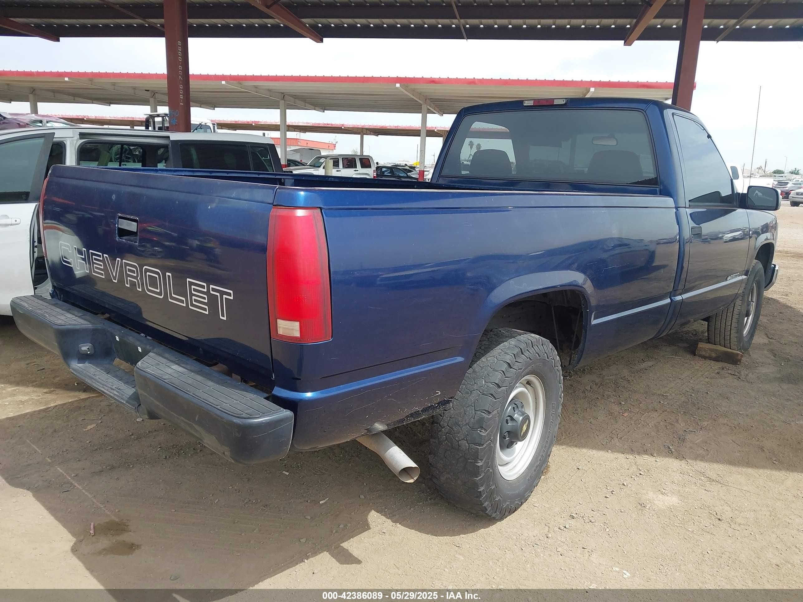 2000 Chevrolet Gmt-400   Blue vin: 1GCGC24R1YR112498