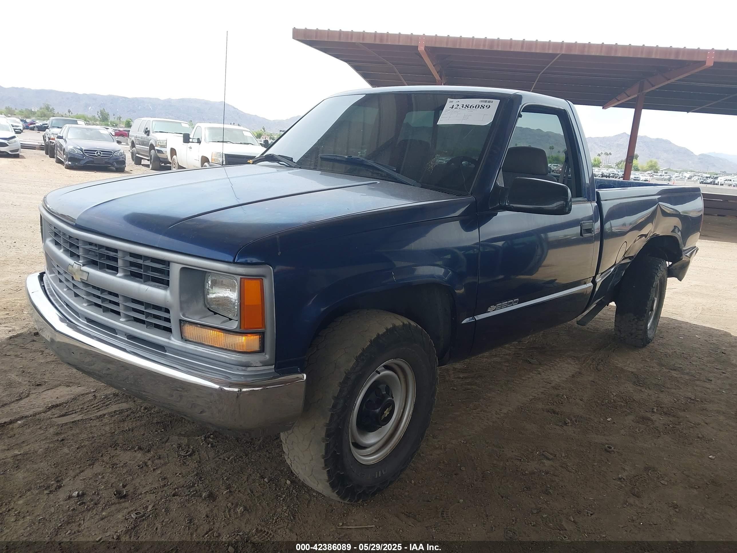 2000 Chevrolet Gmt-400   Blue vin: 1GCGC24R1YR112498